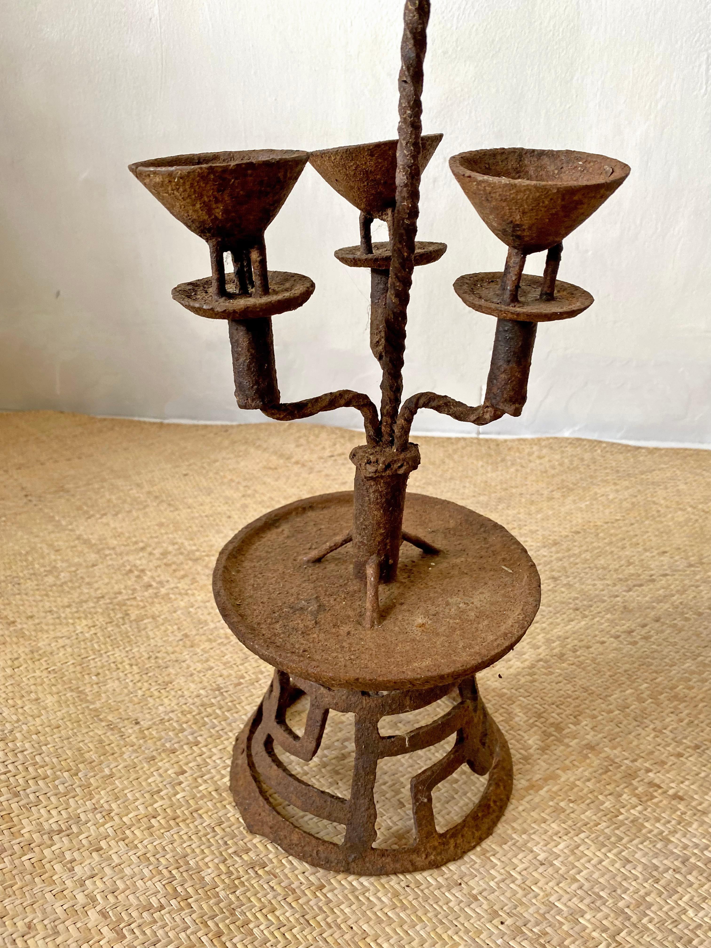 Chinese Wrought Iron Candleholder Pair, Early 20th Century In Fair Condition For Sale In Jimbaran, Bali