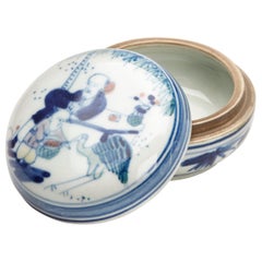 Chinese Wucai Glazed Figural Box, Late 20th Century
