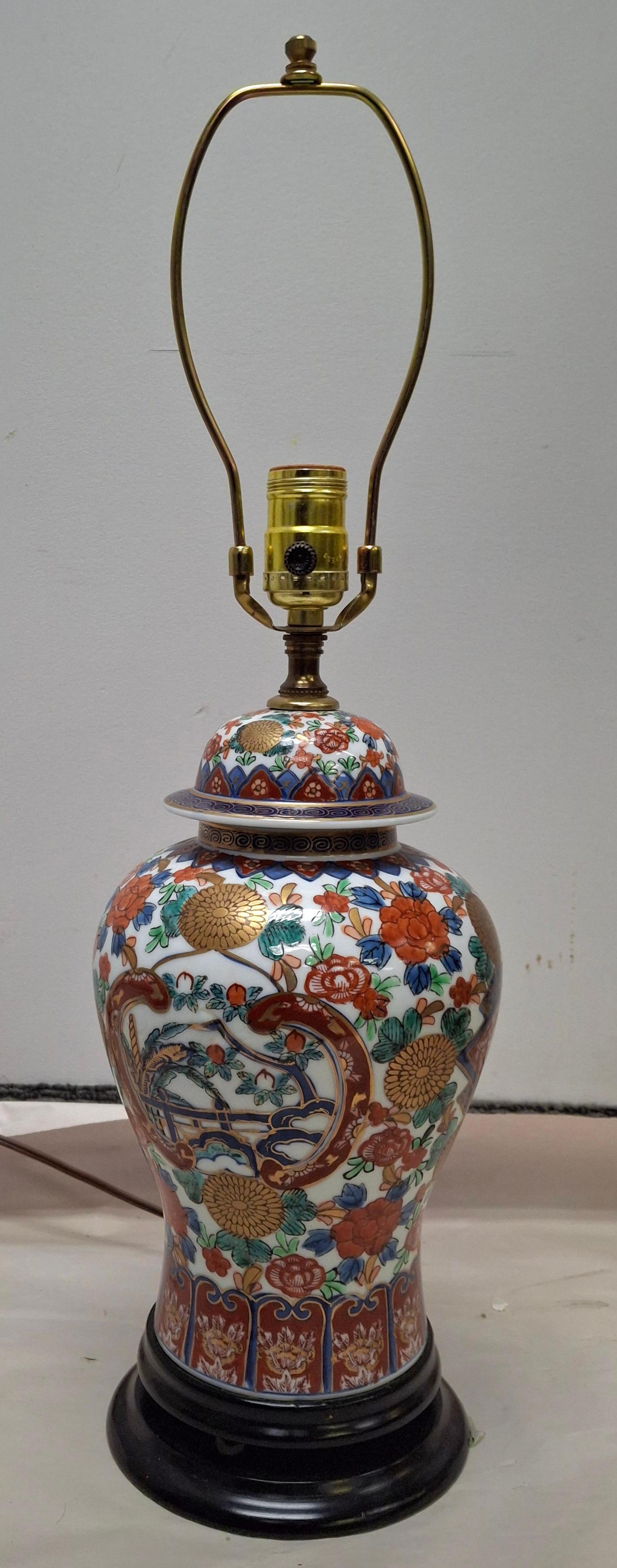 Chinese Export Chinese Wucai Porcelain Vase Table Lamp For Sale