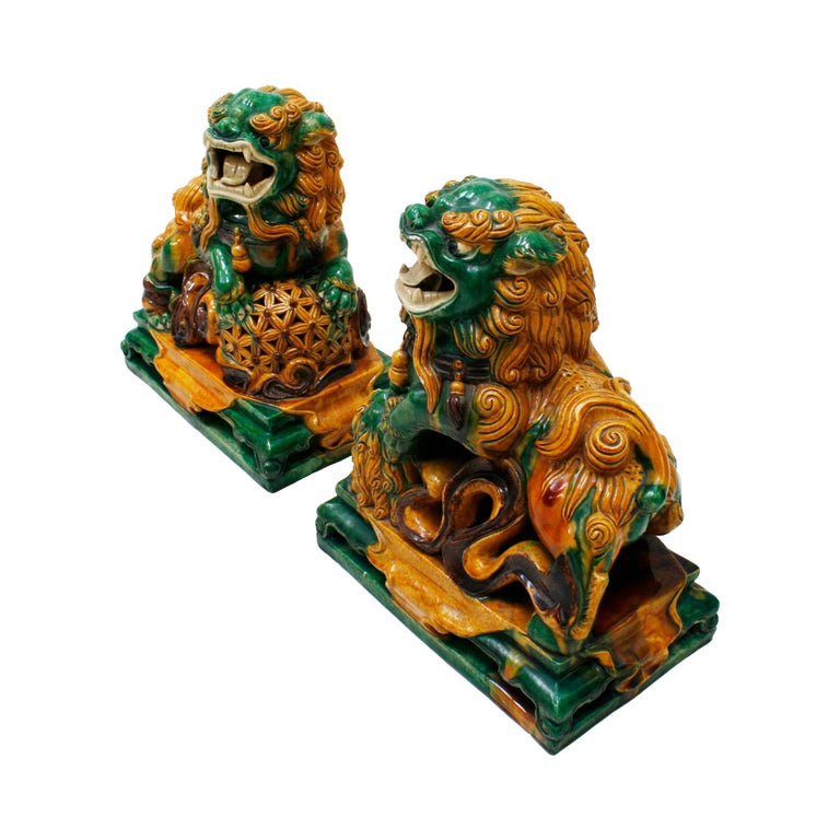 Chinese 19th Century Pair of Protection Foo Lions For Sale at 1stDibs