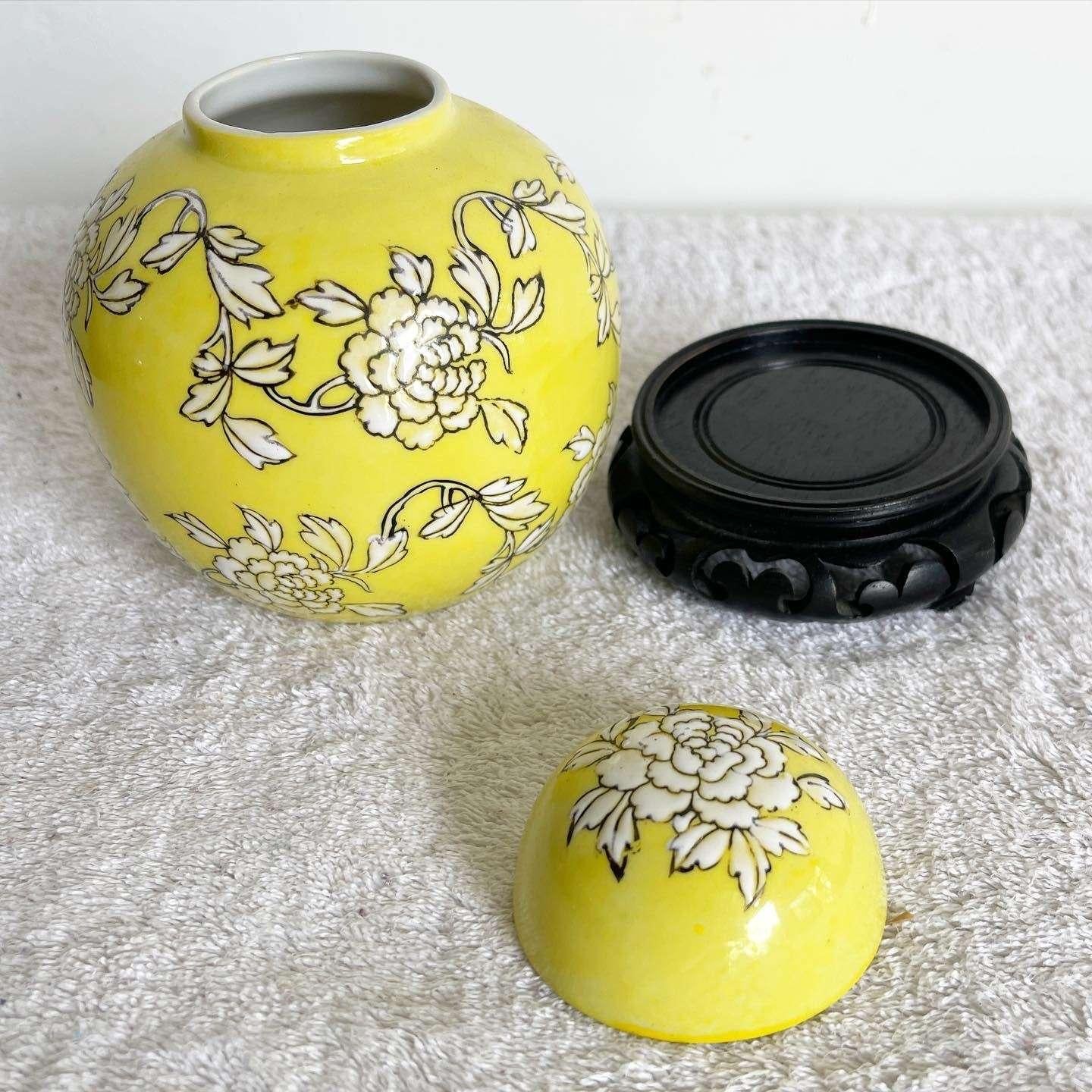 Chinese Yellow Floral Ginger Jar With Metal and Ceramic Plate - 2 Pieces In Good Condition In Delray Beach, FL