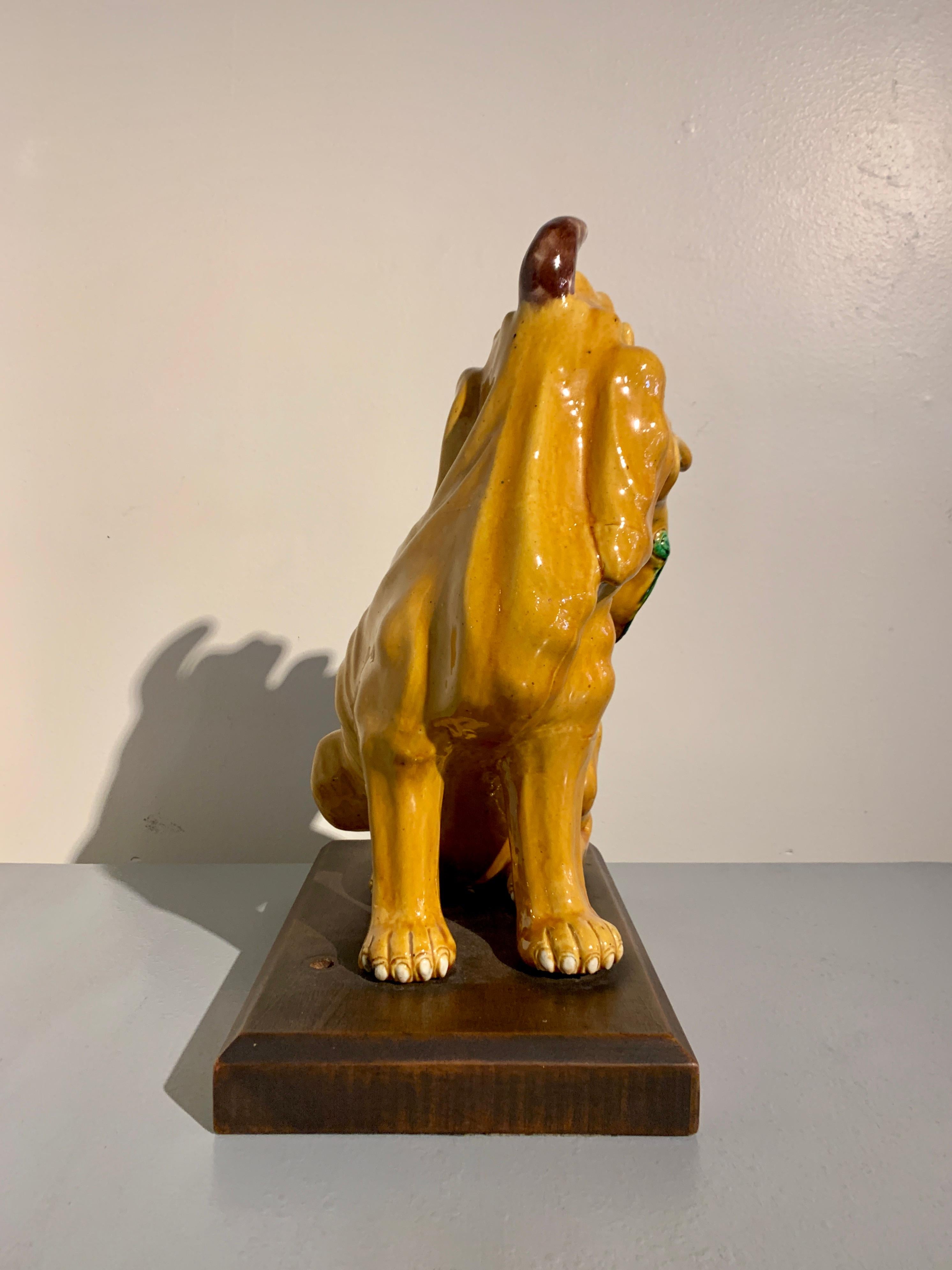 Chinese Yellow Glazed Mythical Beast, Xiezhi, Qing Dynasty, 19th Century, China In Good Condition For Sale In Austin, TX