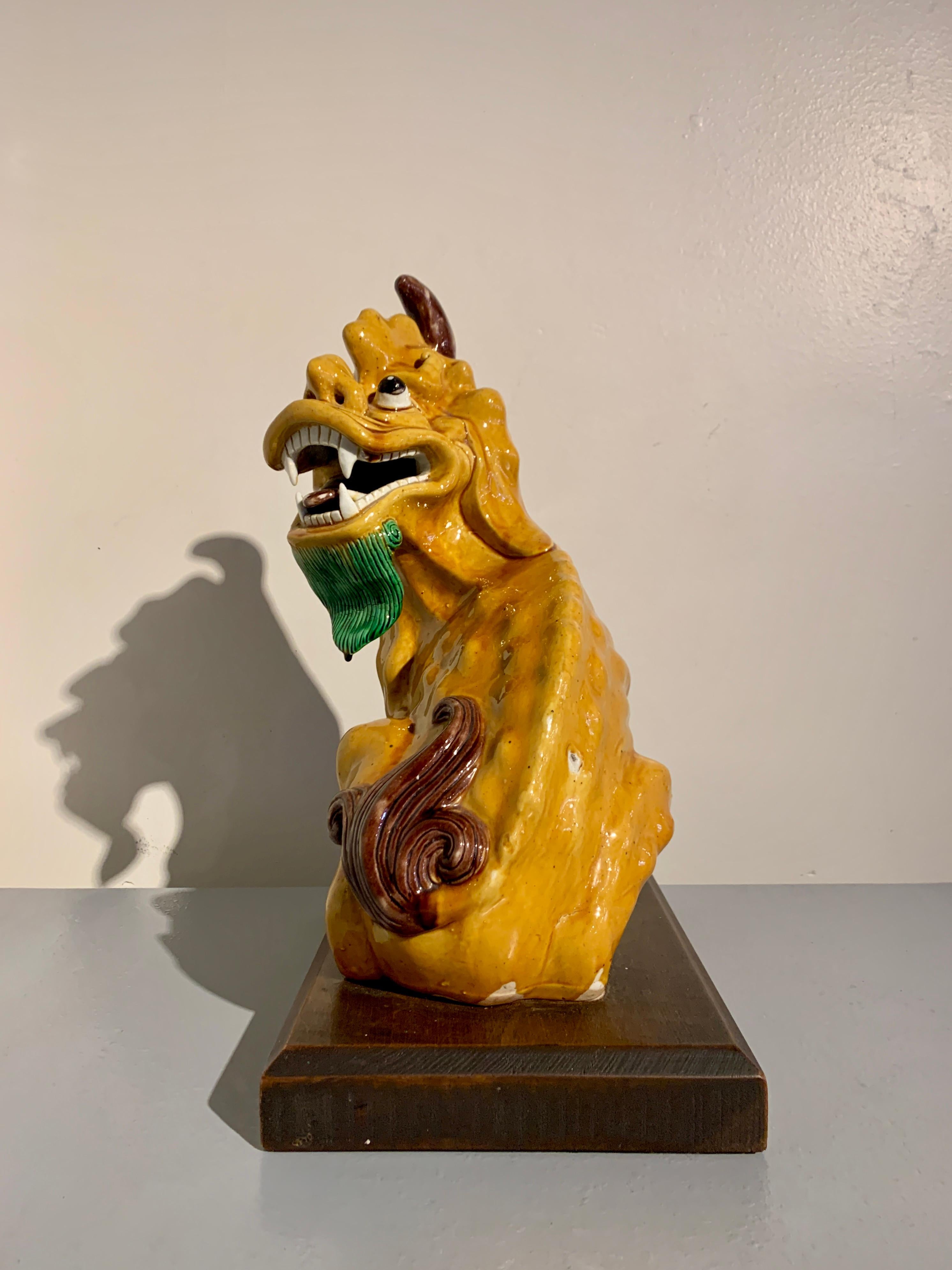 Chinese Yellow Glazed Mythical Beast, Xiezhi, Qing Dynasty, 19th Century, China In Good Condition For Sale In Austin, TX