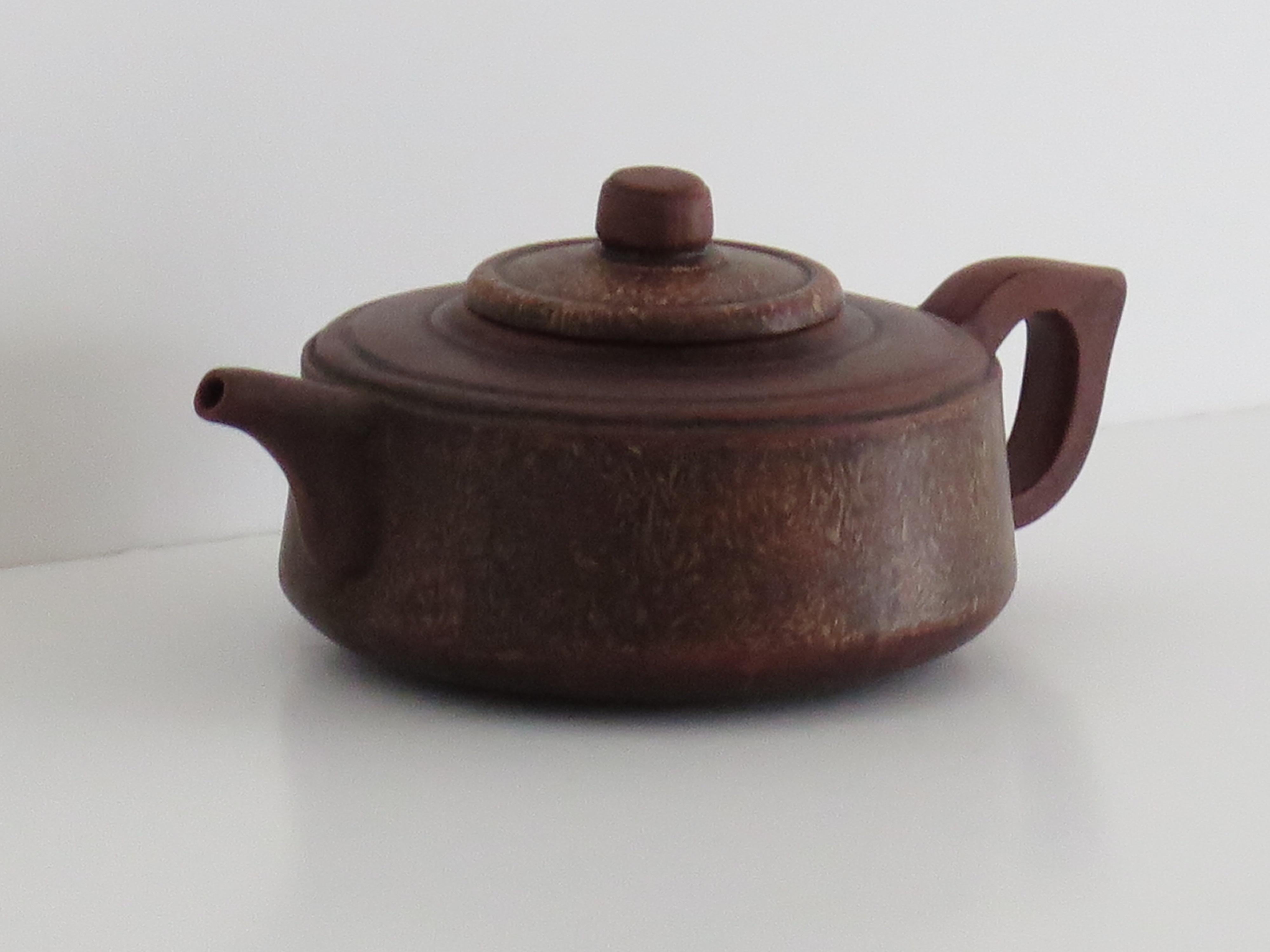 Chinese Yixing Red Clay Teapot with marbled decoration fully marked, Circa 1920 For Sale 2