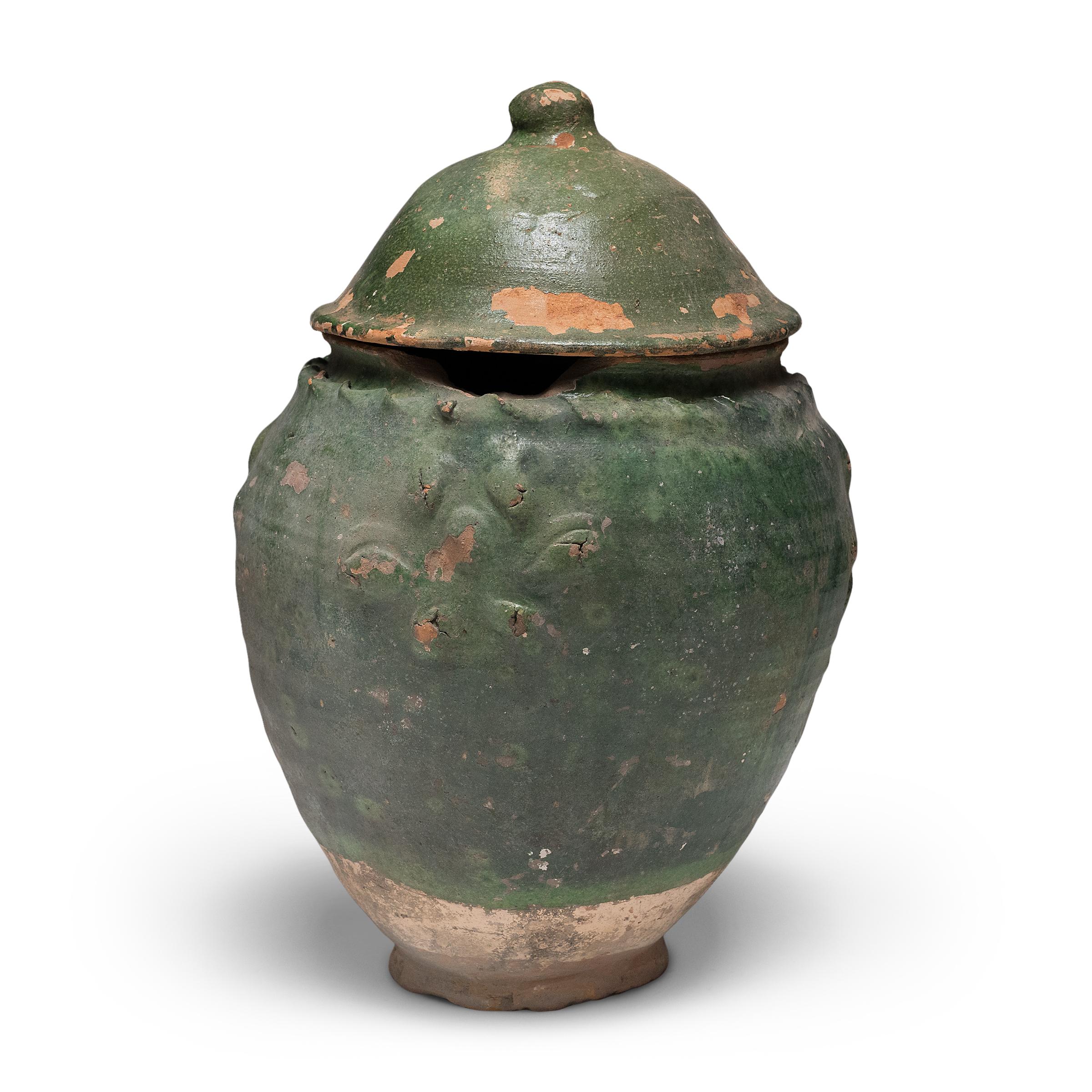 Minimaliste Jarre à lotus chinoise à glaçure verte Yuan, c. 1350 en vente