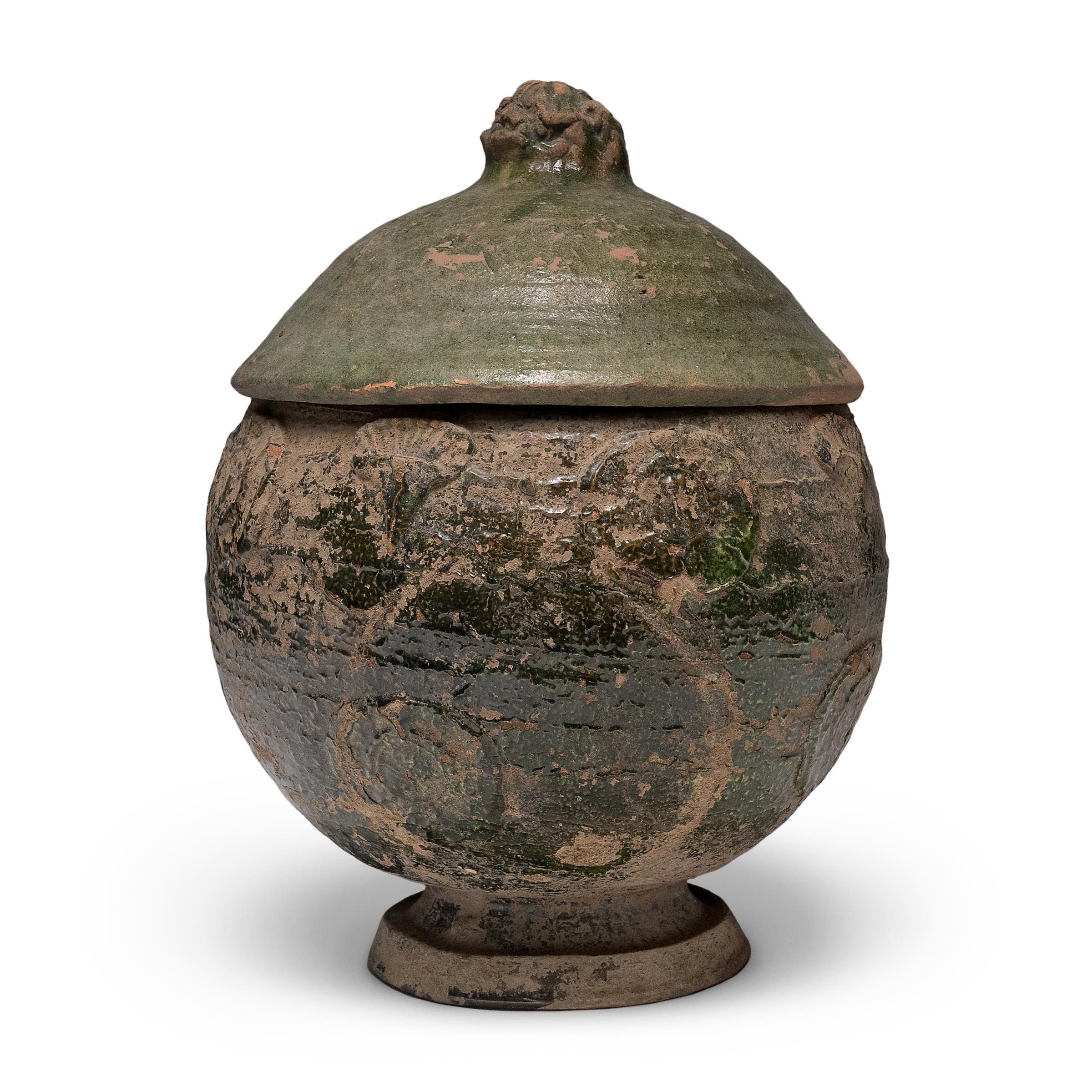 Chinois Jarre à offrandes chinoise à glaçure verte Yuan, c. 1350 en vente