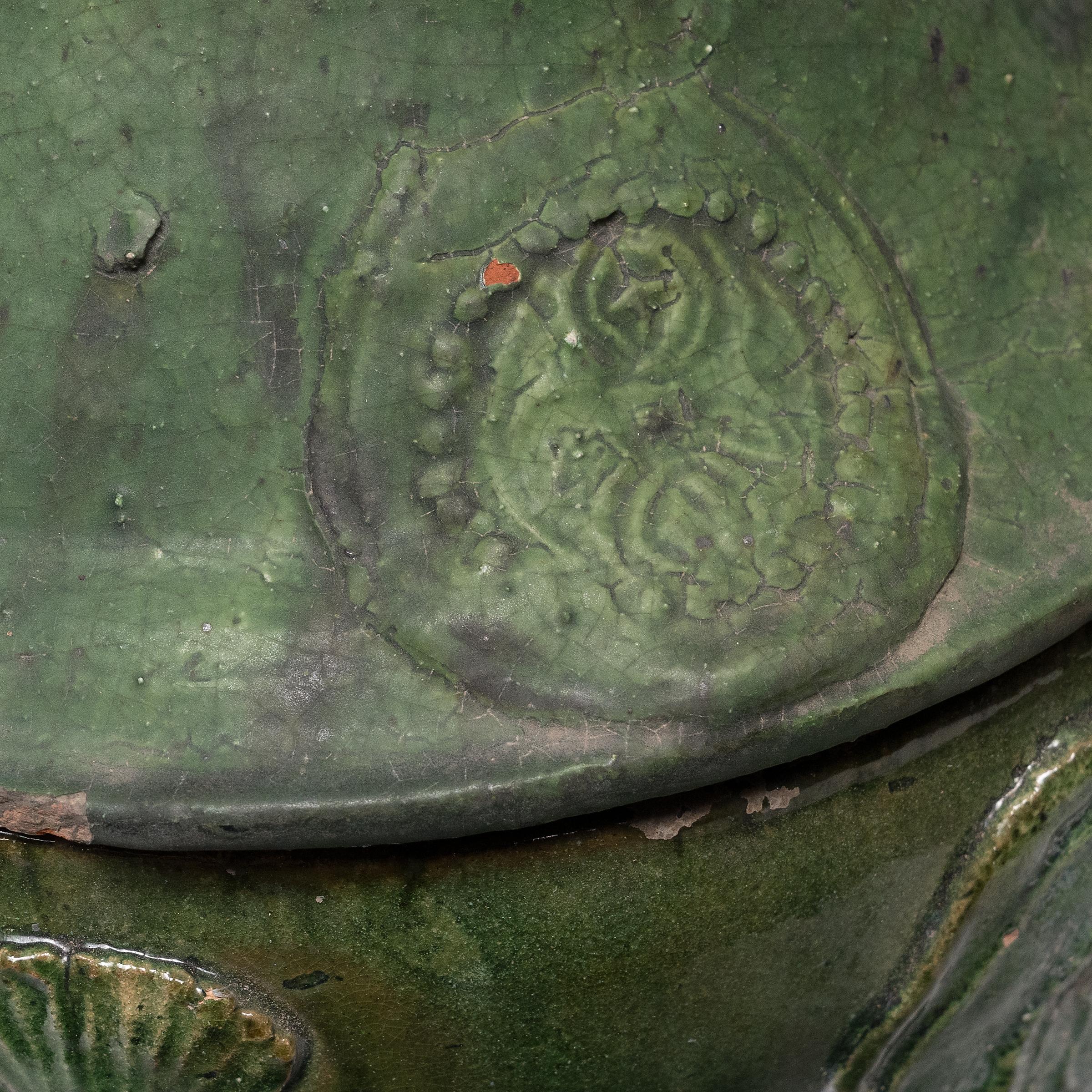 Jarre à lotus chinoise à glaçure verte Yuan, c. 1350 Bon état - En vente à Chicago, IL