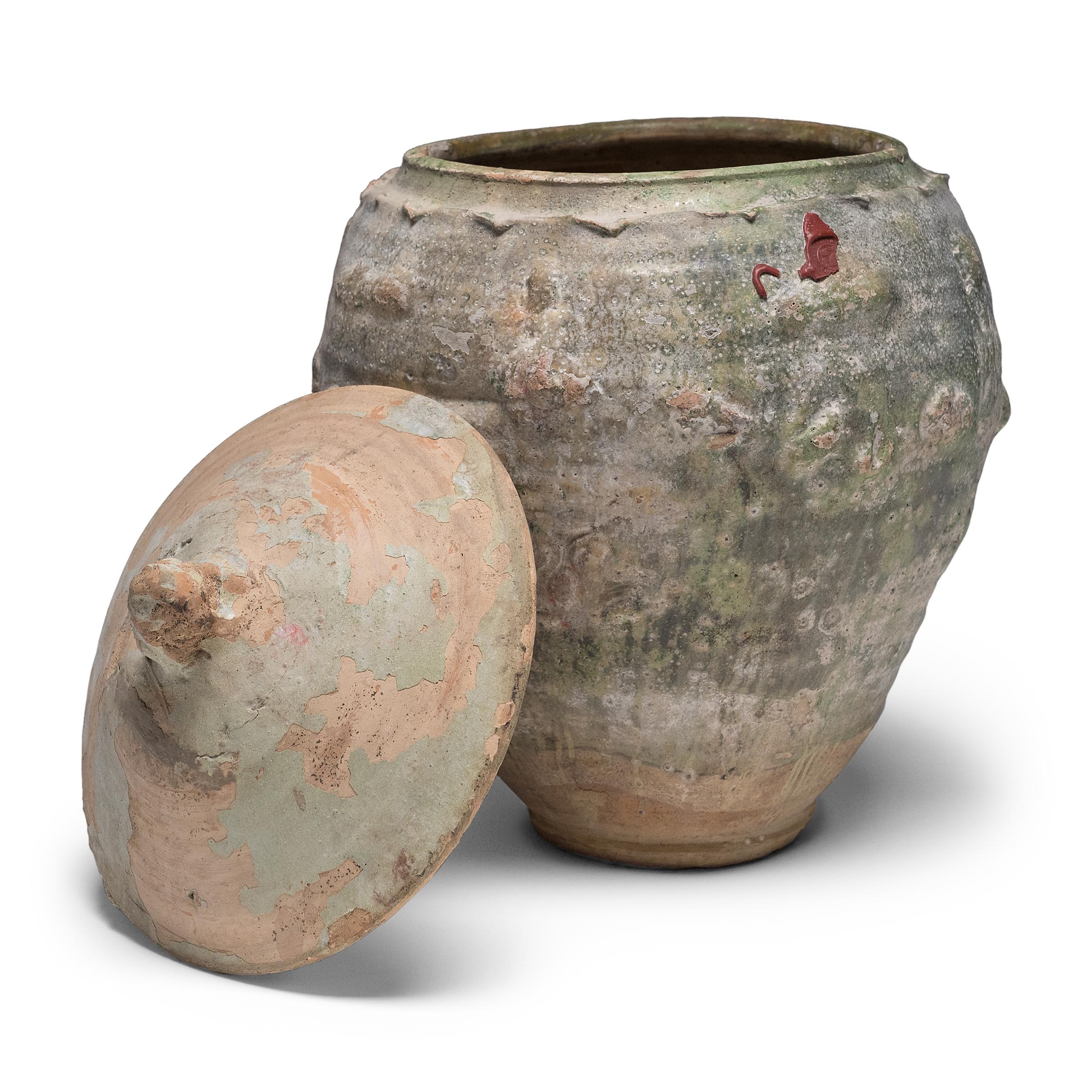 Chinois Jarre à offrandes chinoise à glaçure verte Yuan, c. 1350 en vente