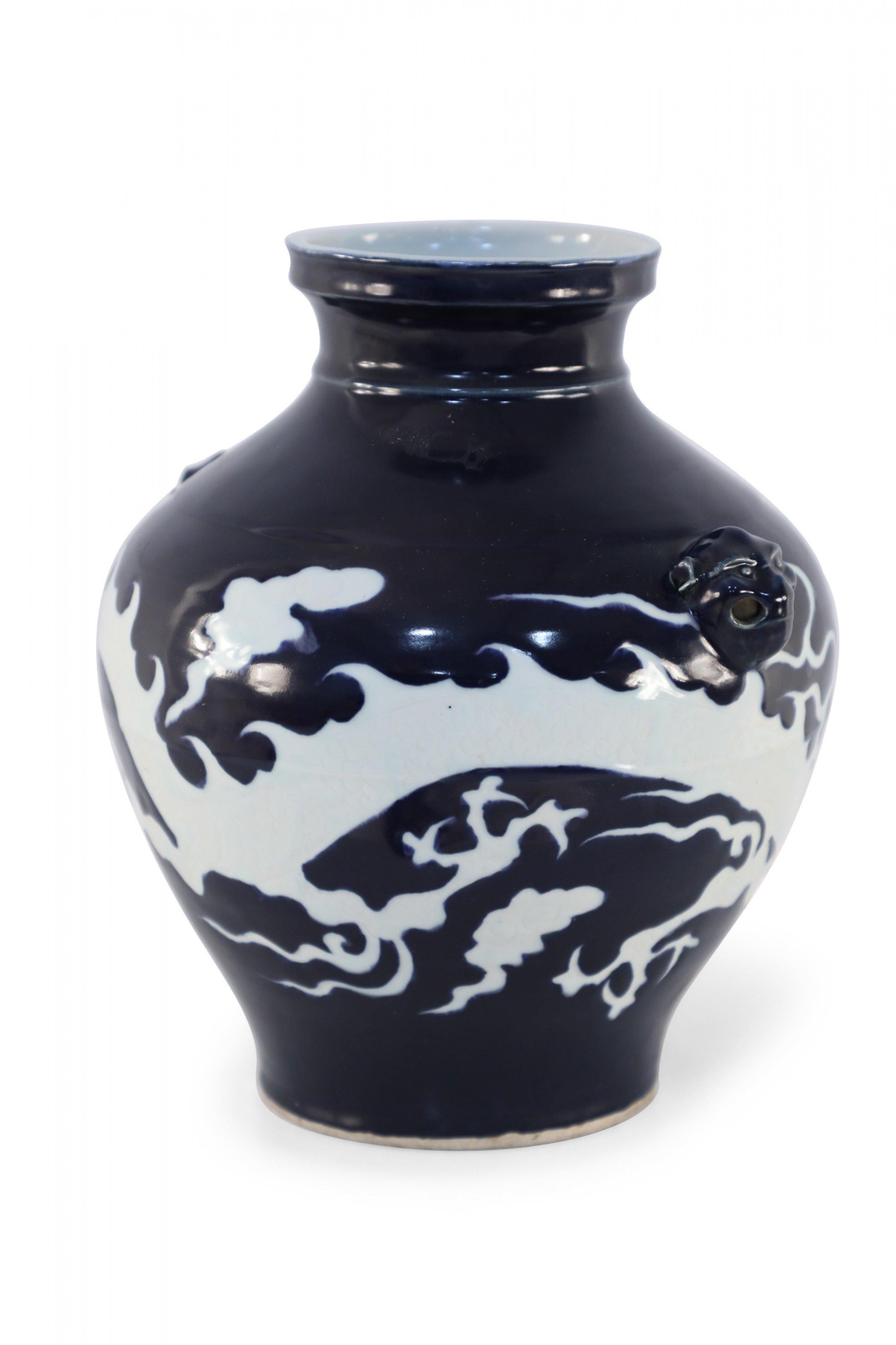 20th Century Chinese Yuan-Style Dark Blue and White Dragon Porcelain Pot For Sale