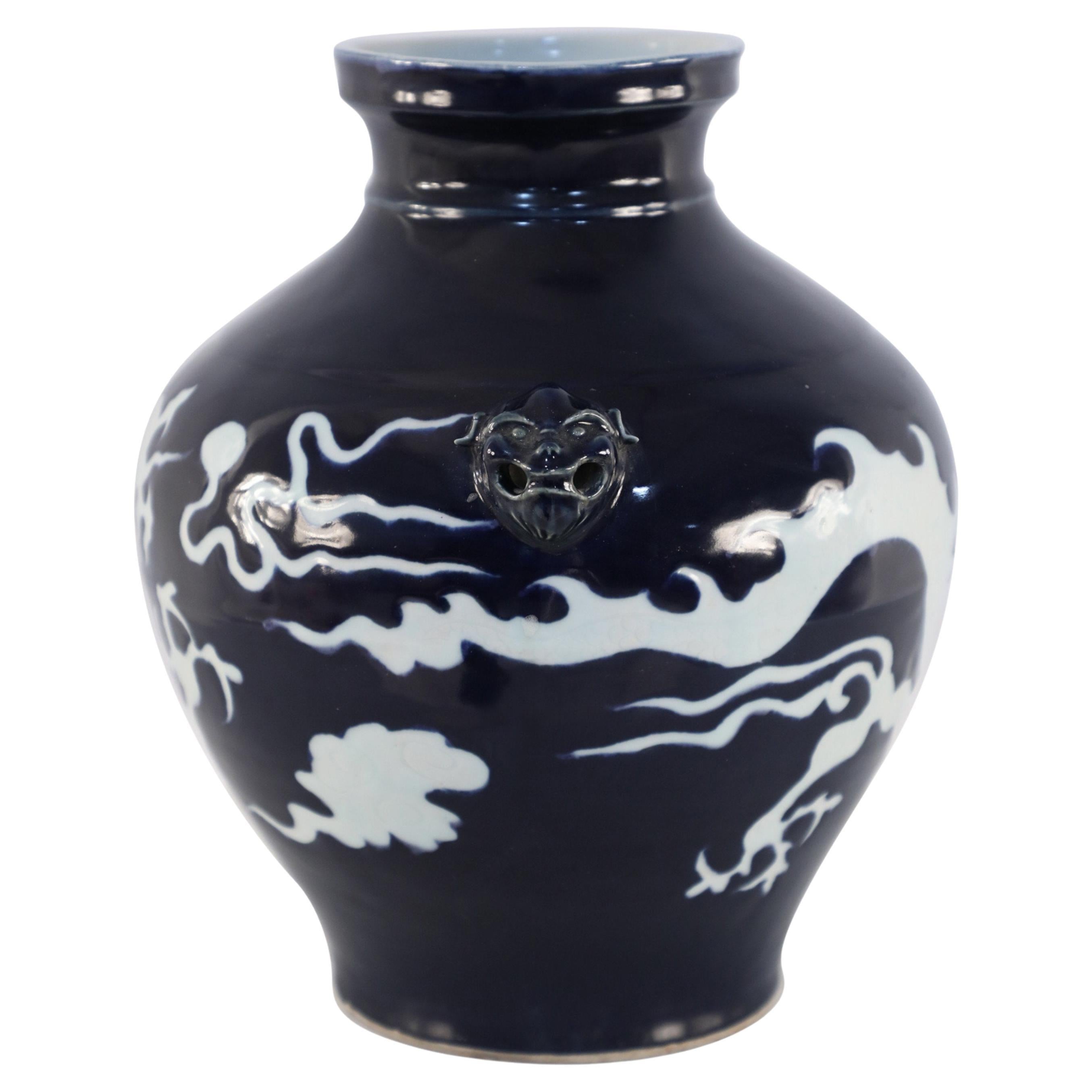Chinese Yuan-Style Dark Blue and White Dragon Porcelain Pot For Sale