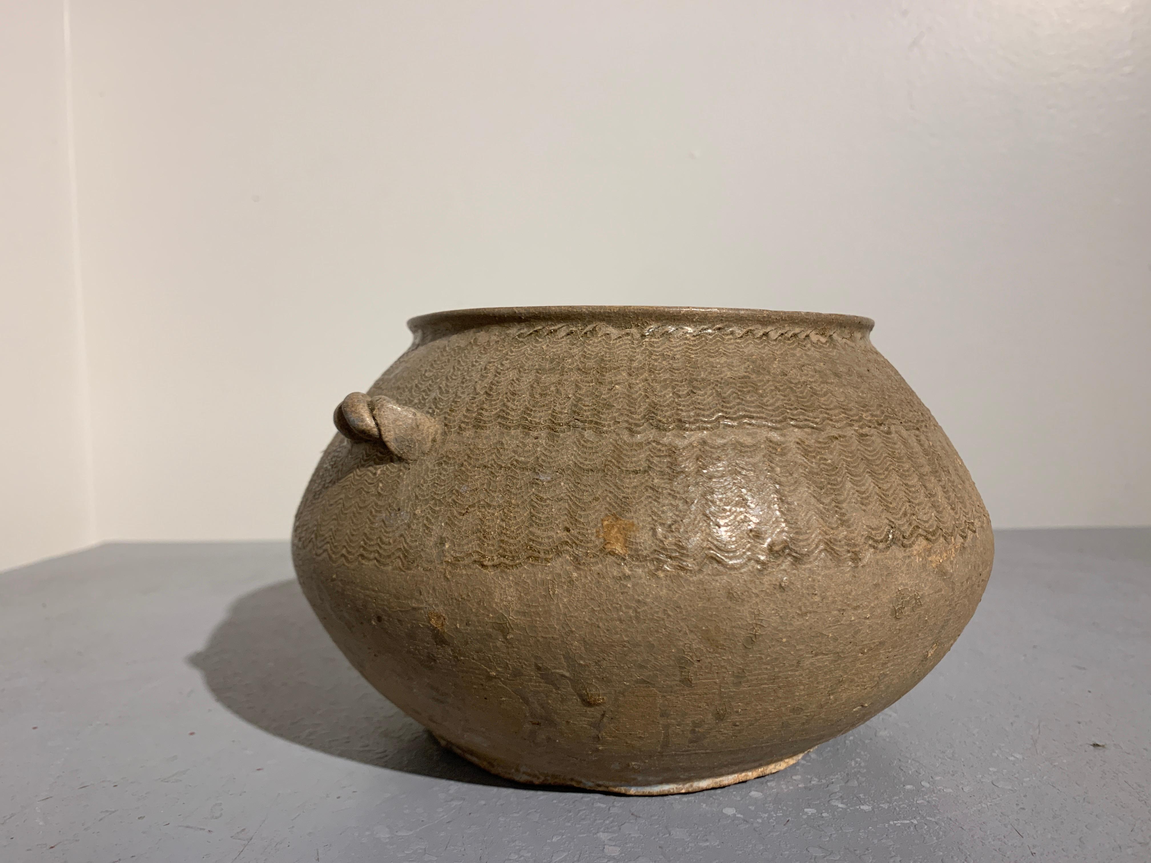 Chinese Yueyao Celadon Glazed Jar 'Guan', Five Dynasties, 10th Century In Good Condition For Sale In Austin, TX