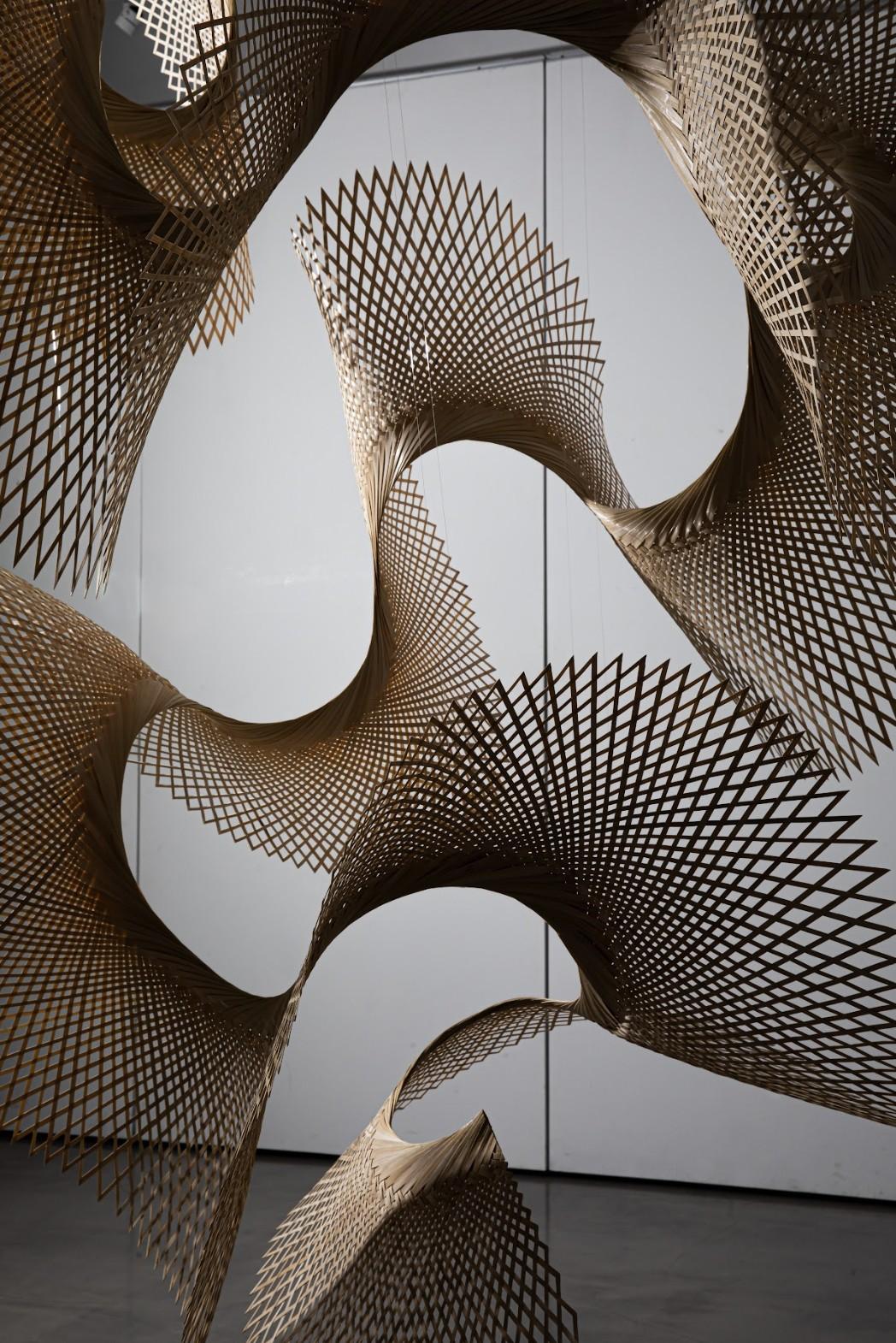 Clouds of Smoke Ethereal - Abstract Sculpture by Chingke Lin