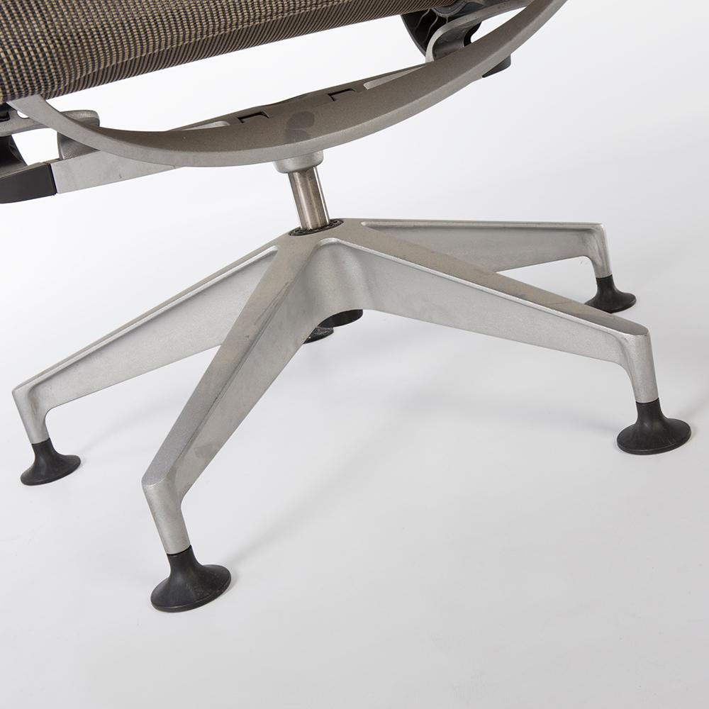 Molded ‘Chino’ Herman Miller Studio 7.5 Setu Lounge Chair and Ottoman For Sale