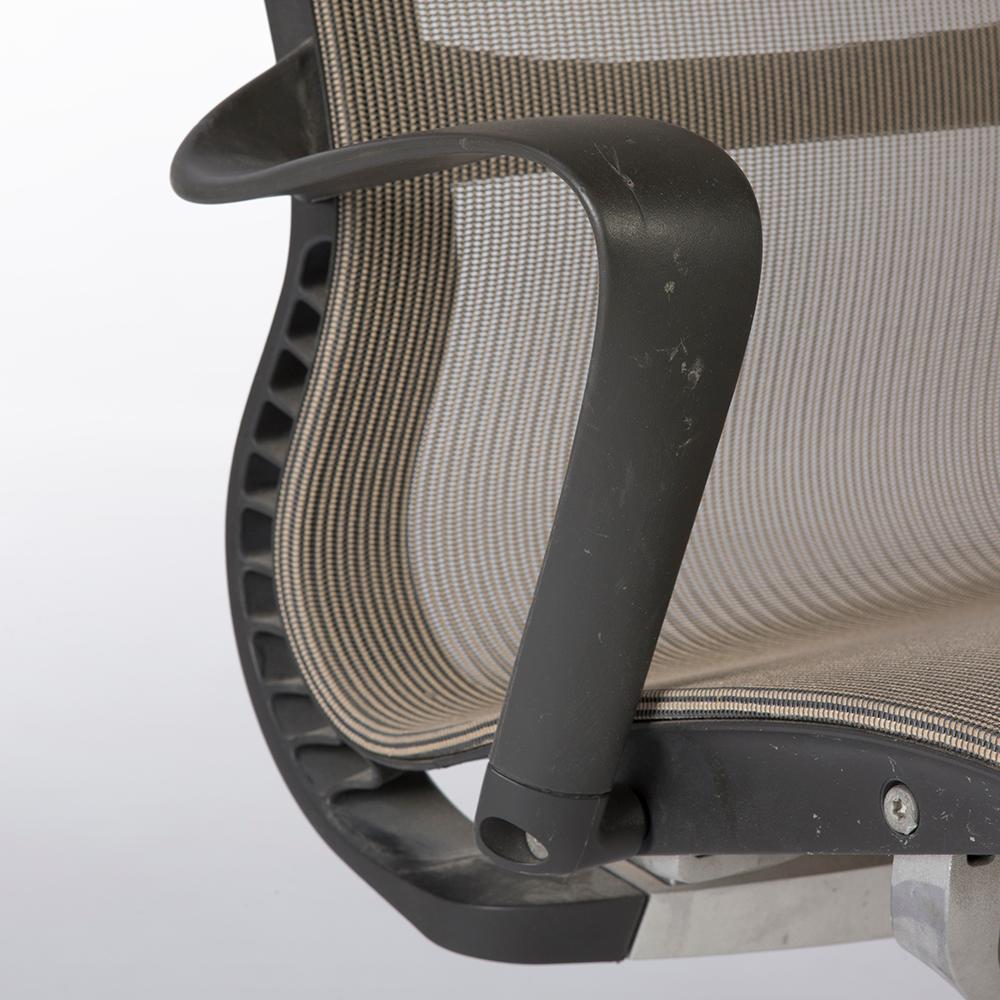 Plastic ‘Chino’ Herman Miller Studio 7.5 Setu Lounge Chair and Ottoman