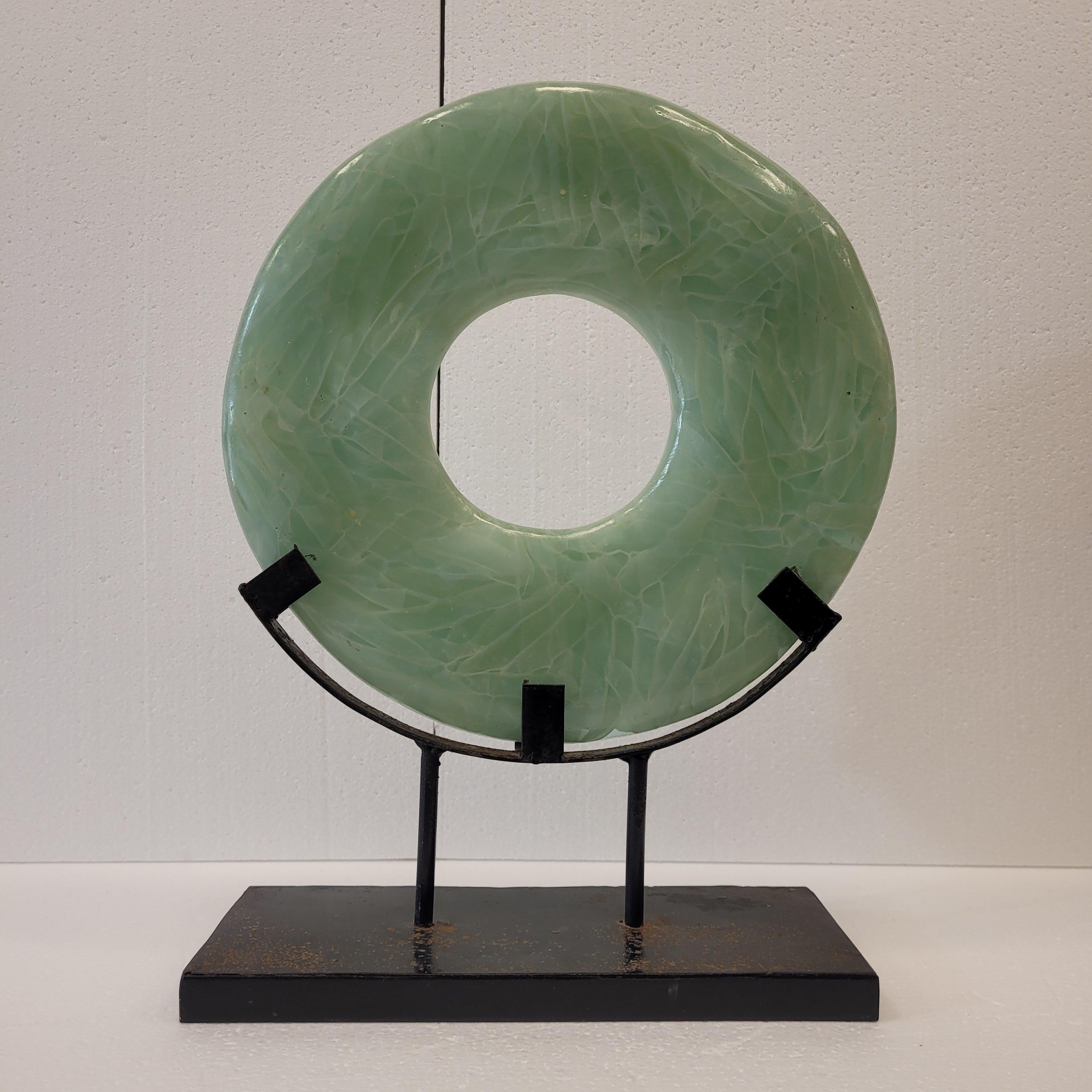 Sculpture de disque bi céladon vert de Chinois, minéraux et forgeage Bon état - En vente à Valladolid, ES
