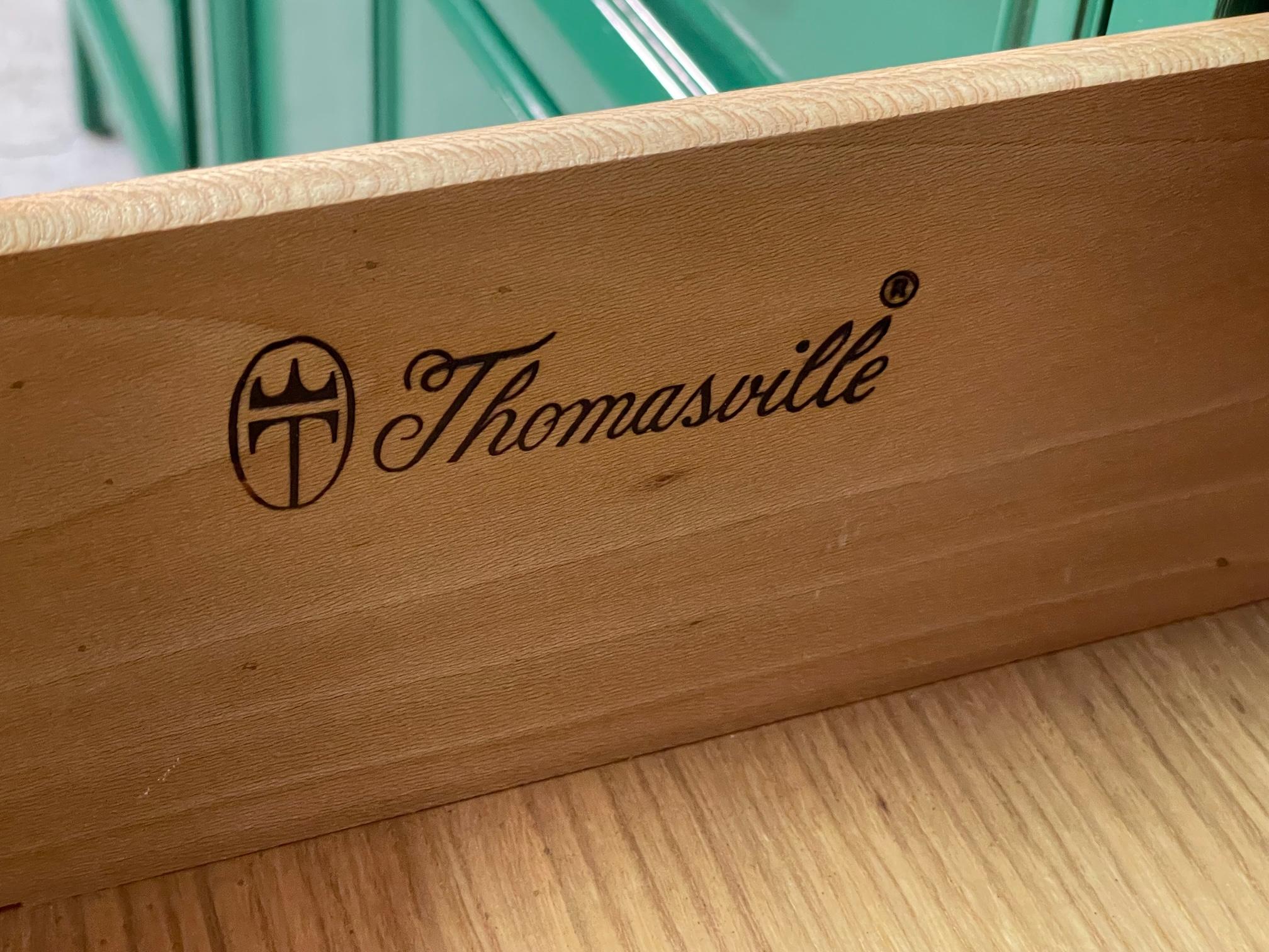 Chinoiserie 9-Drawer Dresser by Thomasville in Green Lacquer In Good Condition In Jacksonville, FL