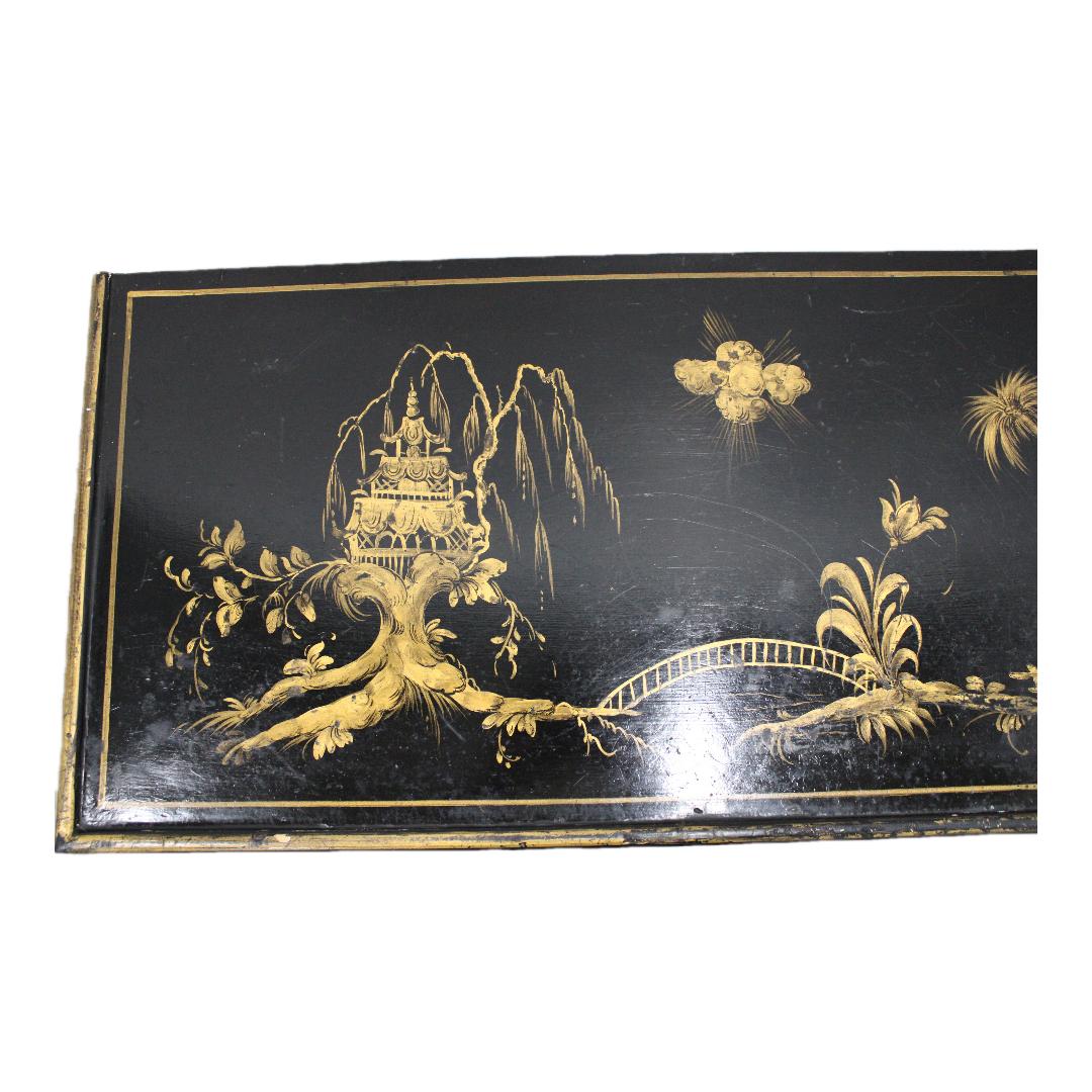 20ième siècle Table d'autel/table de patio chinoiseries peinte à la main en vente