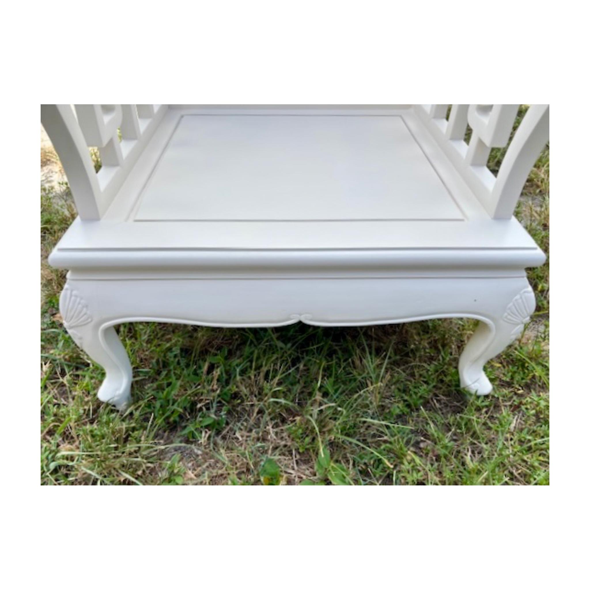 Chinoiserie-Sessel in elfenbeinfarbener Lackierung #2 im Angebot 4