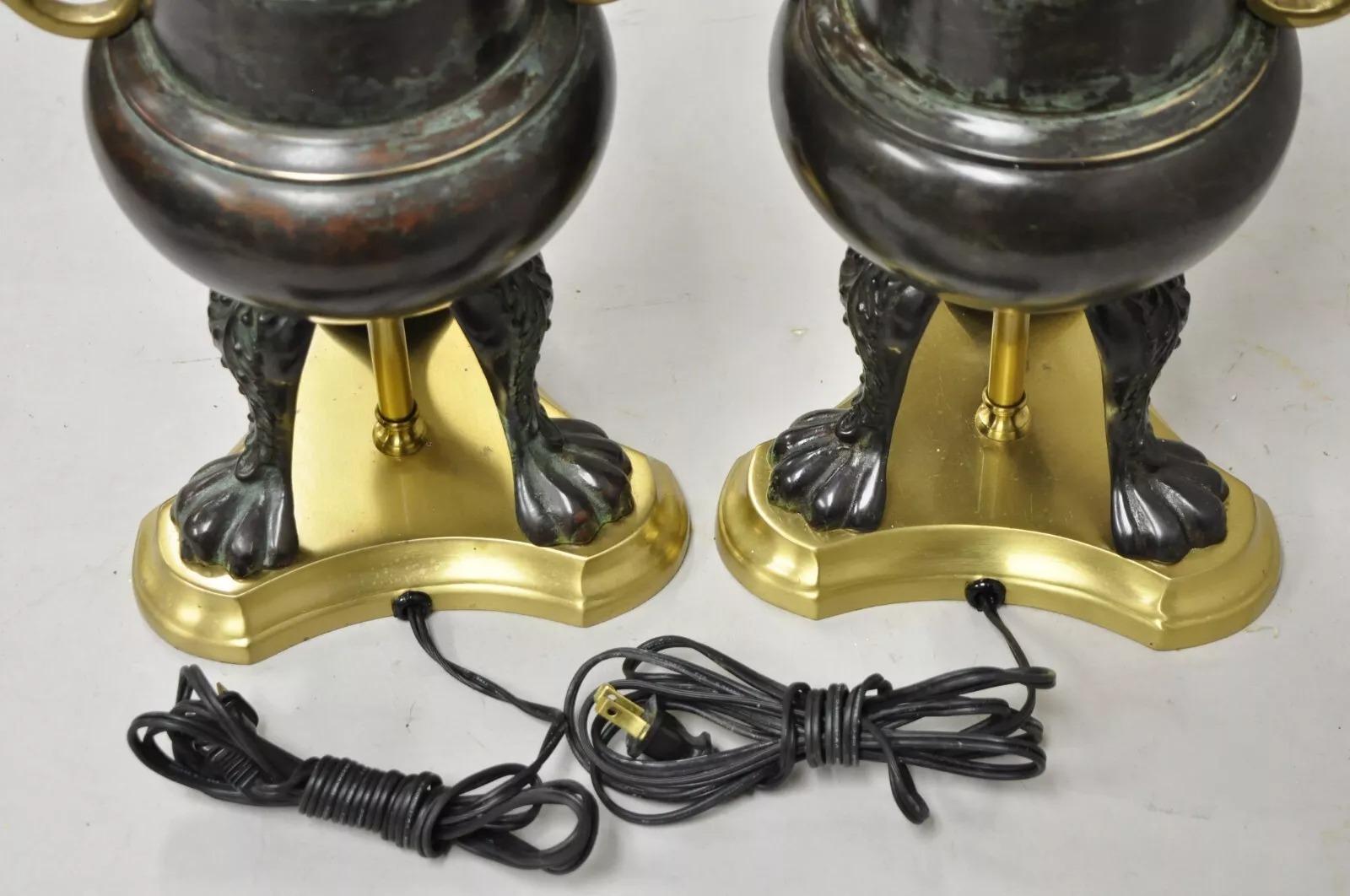 Paire de lampes de bureau Censor en bronze vert chinoiserie asiatique par Wildwood en vente 3