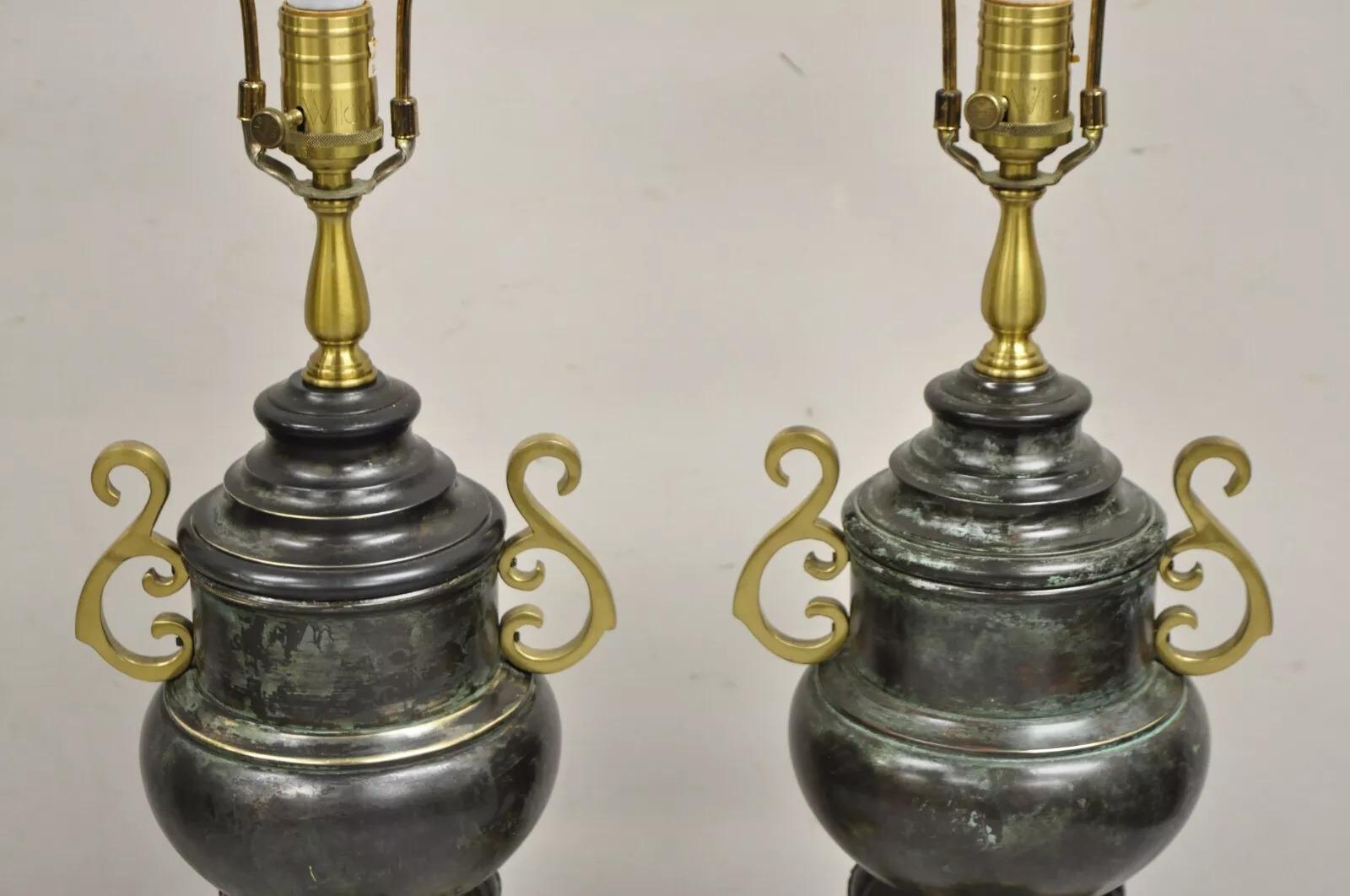 Paire de lampes de bureau Censor en bronze vert chinoiserie asiatique par Wildwood en vente 4
