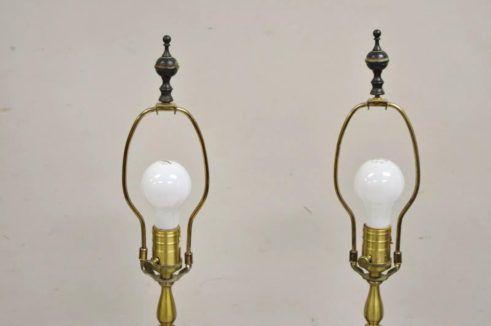 20ième siècle Paire de lampes de bureau Censor en bronze vert chinoiserie asiatique par Wildwood en vente