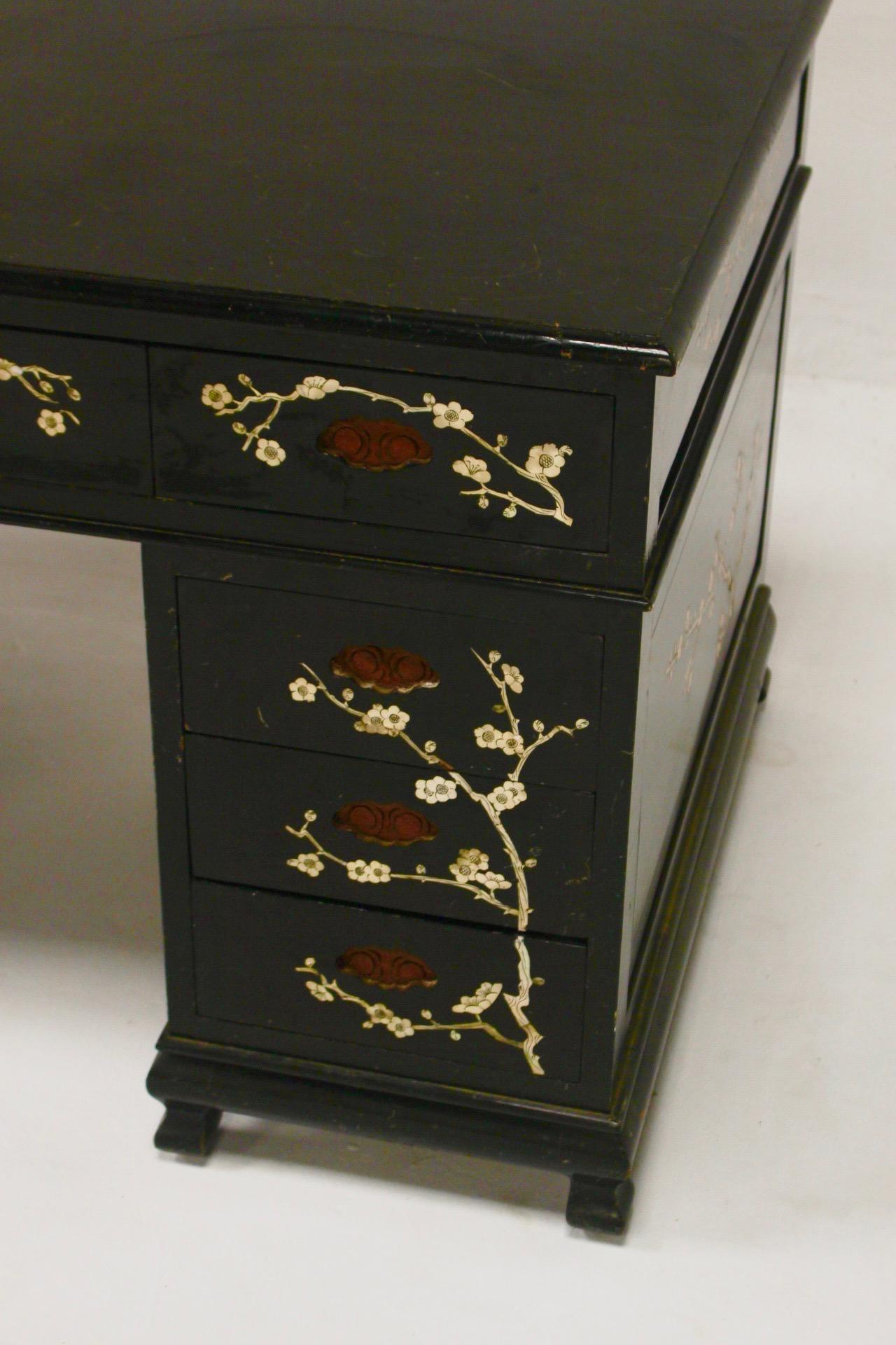 Wood Chinoiserie Back Lacquered Art Deco Mother of Pearl Inlay Desk, Spain, 1940s For Sale