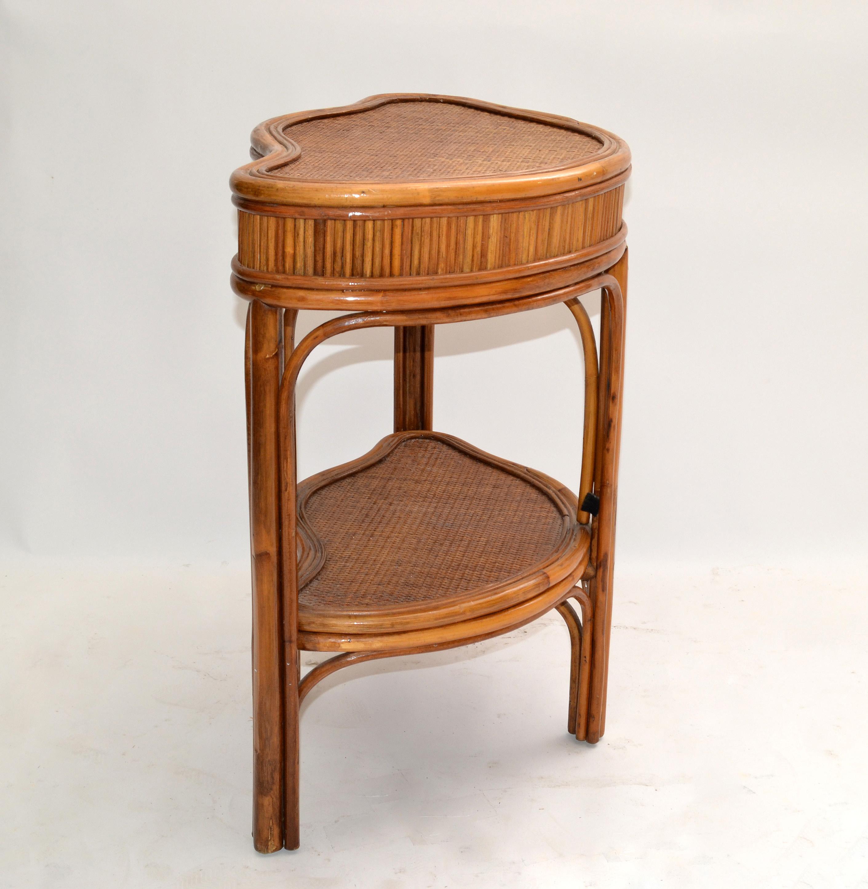 Chinoiserie Bamboo & Rattan Handmade Two-Tier Side, End Table Asian Modern 70s For Sale 7