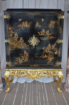 Chinoiserie Bar Cabinet with Giltwood