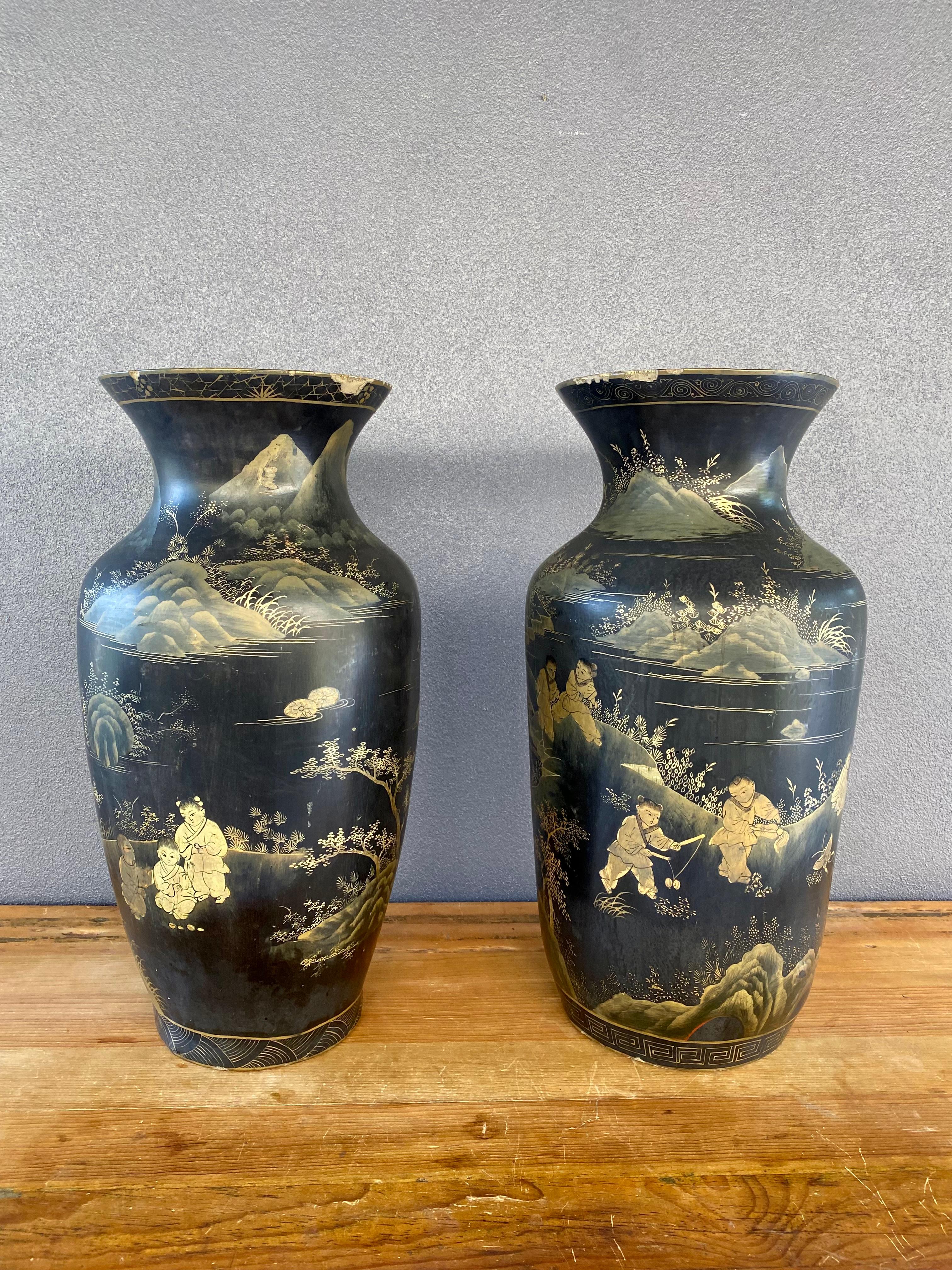 On offer on this occasion is one of the most stunning and hand painted wood vases you could hope to find. Outstanding design is exhibited throughout. The beautiful set is statement piece and packed with personality!  Just look at the gorgeous hand