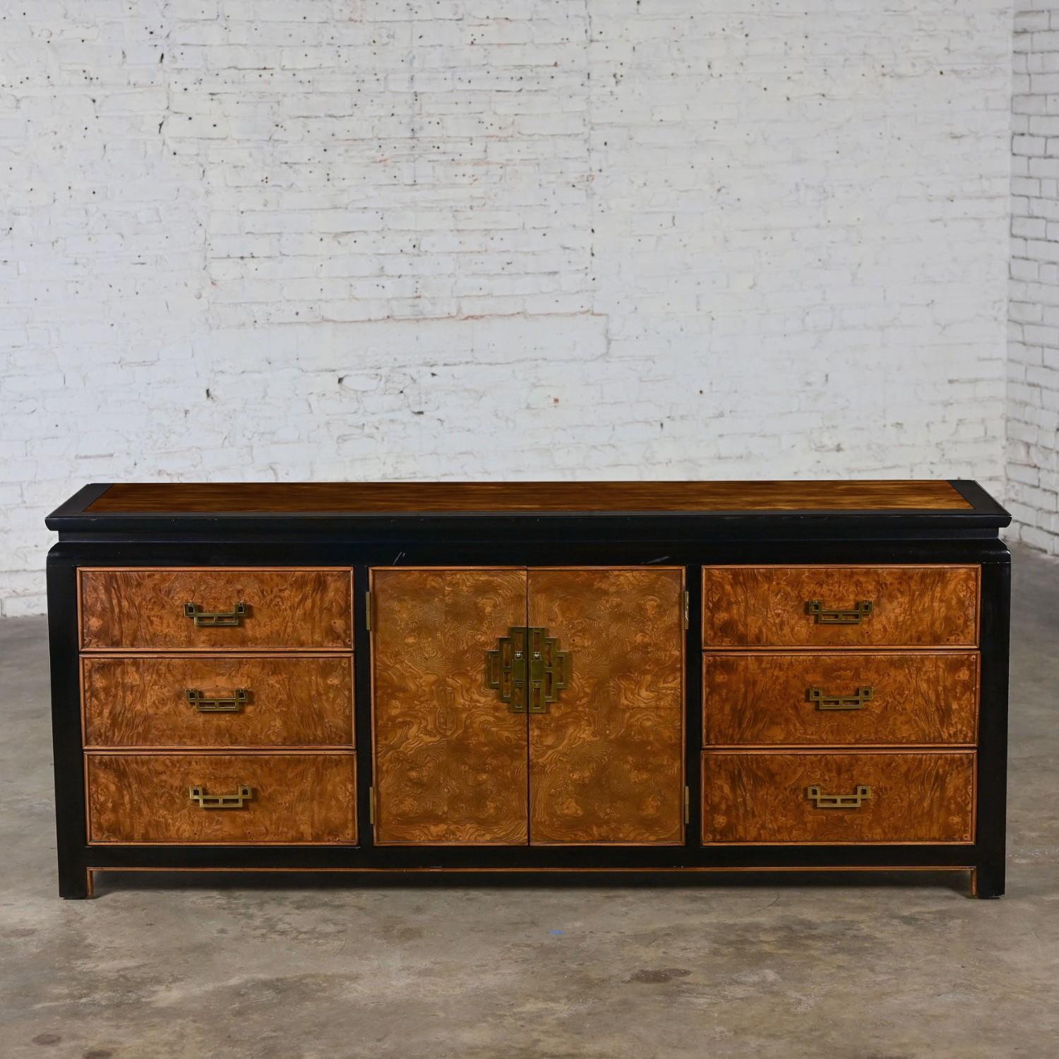 Commode Chinoiserie Black & Burl Chin Hua de Raymond K. Sabota pour Century Furn en vente 2