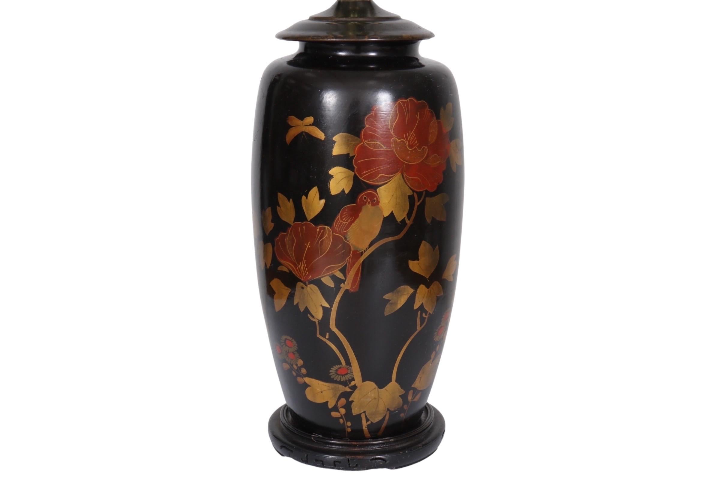 Chinoiserie Black Japanned Table Lamp In Good Condition For Sale In Bradenton, FL