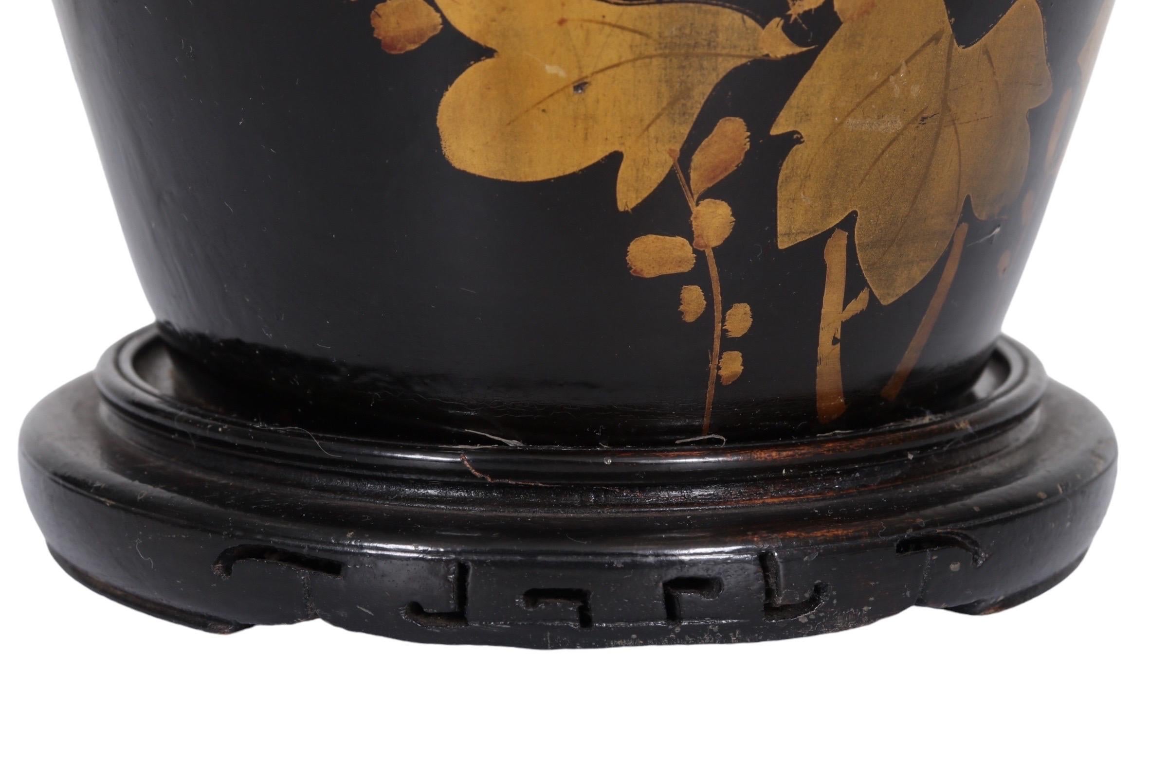 20th Century Chinoiserie Black Japanned Table Lamp For Sale