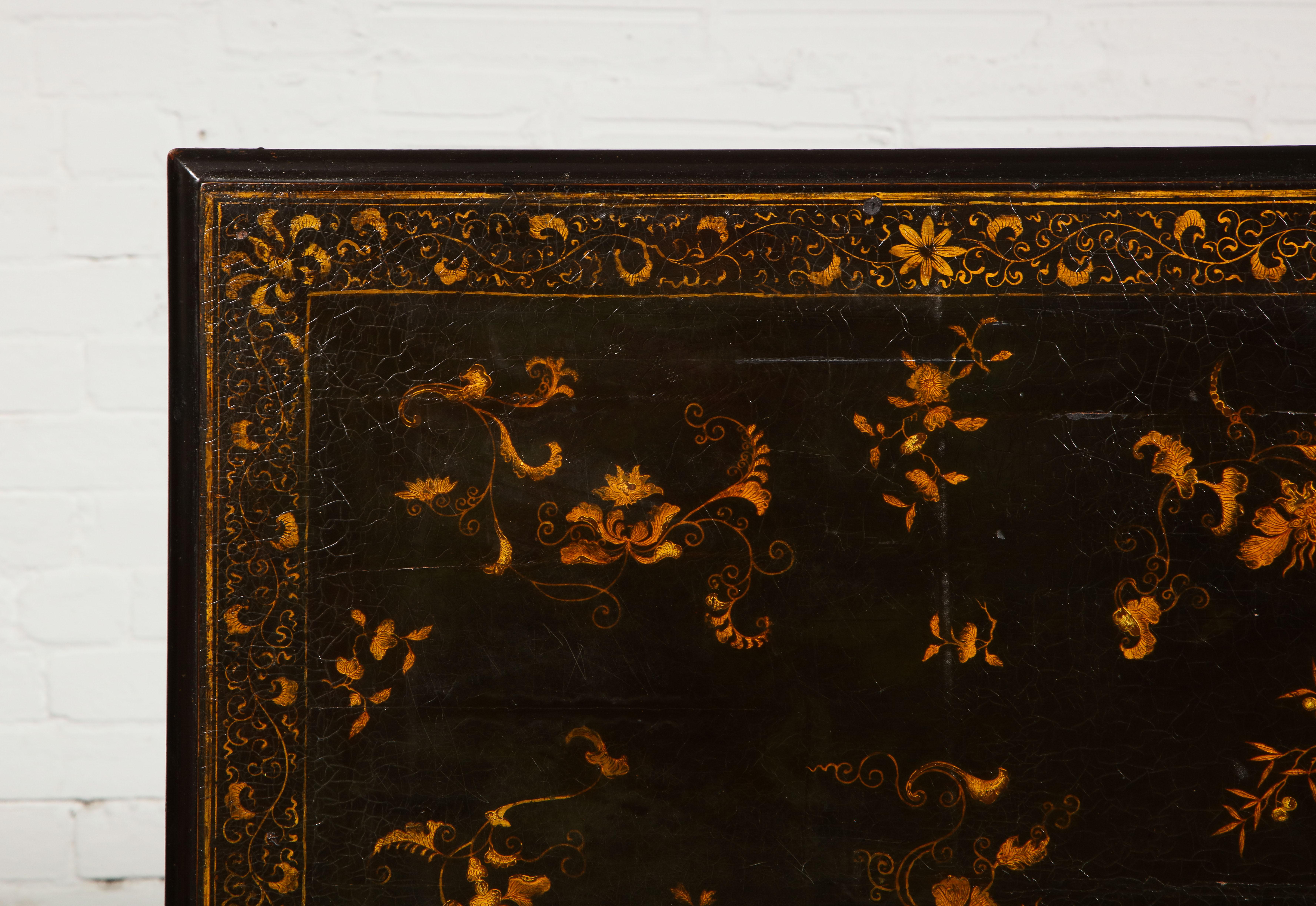Chinoiserie Black Lacquer and Gilt Low Table 7