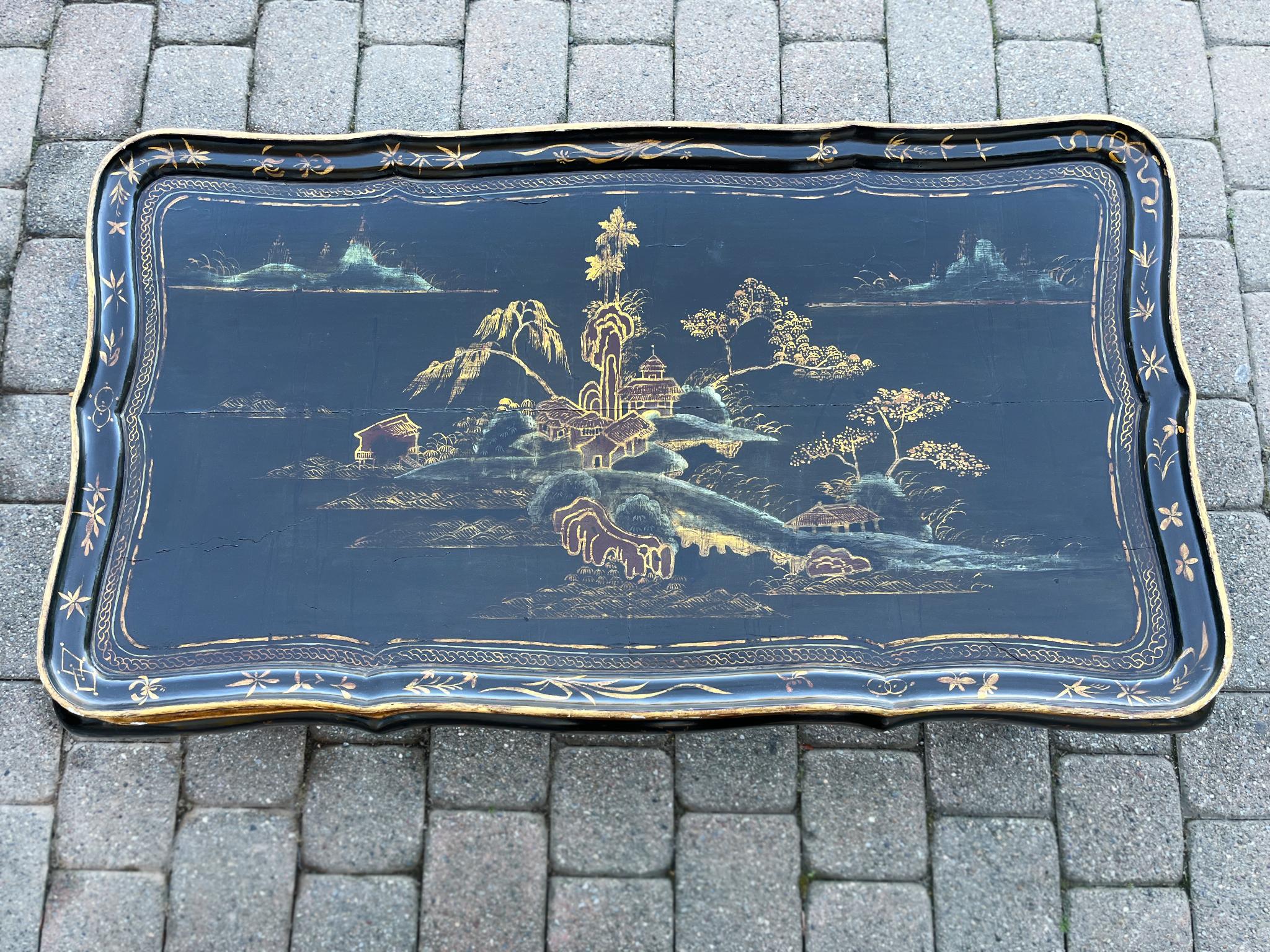 Mid-20th Century Chinoiserie Black Lacquer Side Table For Sale