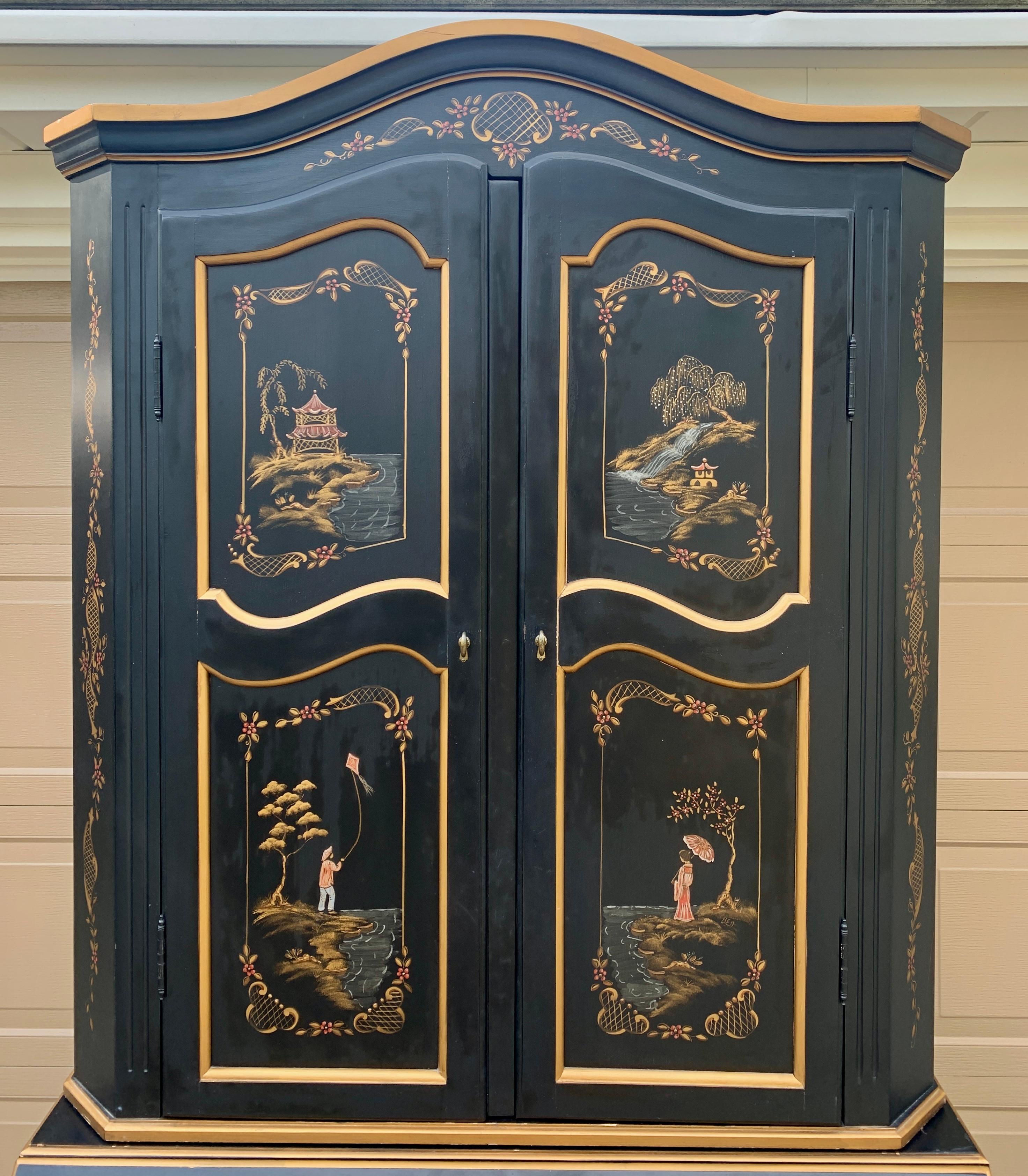 Escritorio secreter lacado en negro con estantería y conejera Chinoiserie en venta
