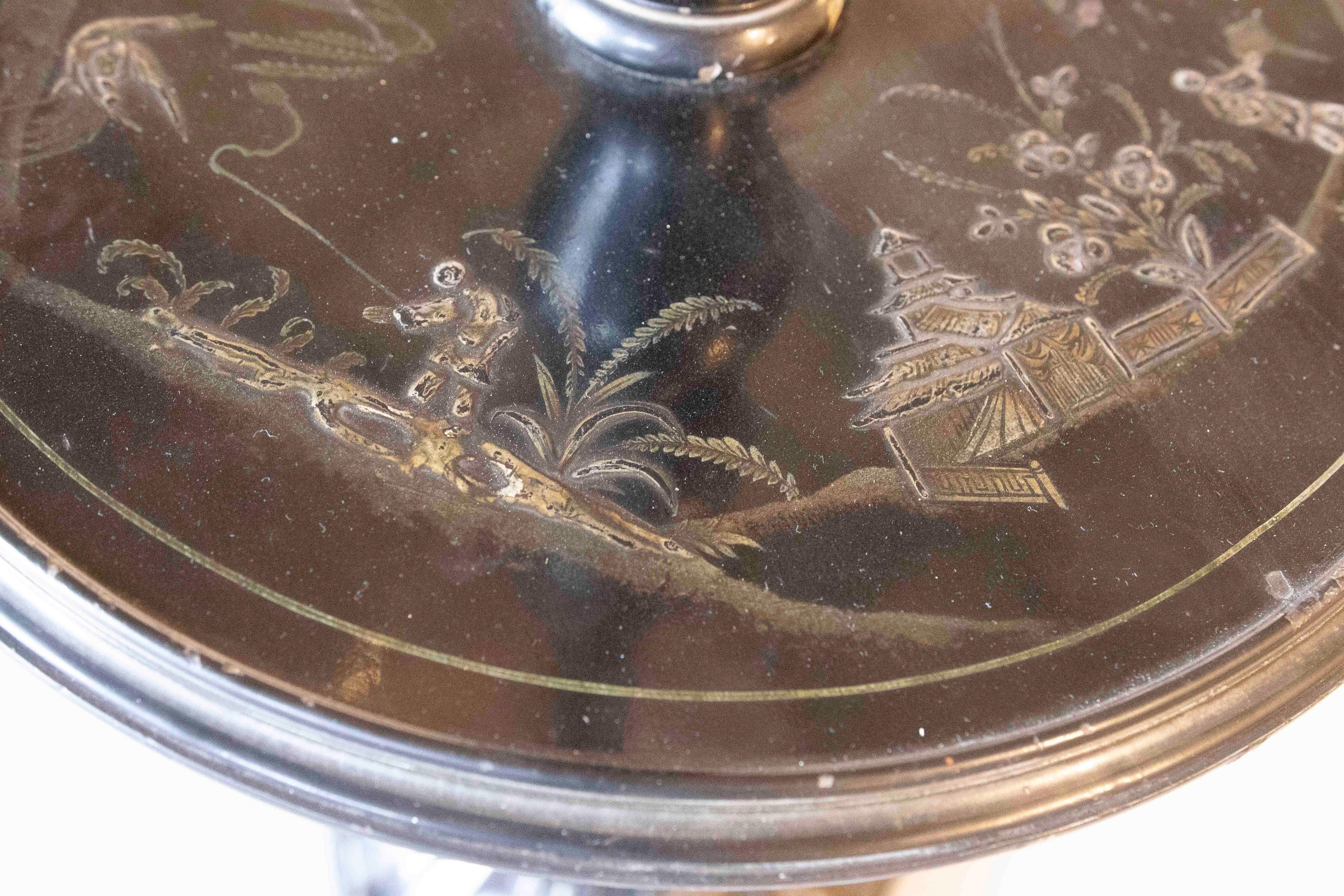 Lampada da terra laccata nera Chinoiserie con tavolo rotondo a mezza altezza in vendita 7