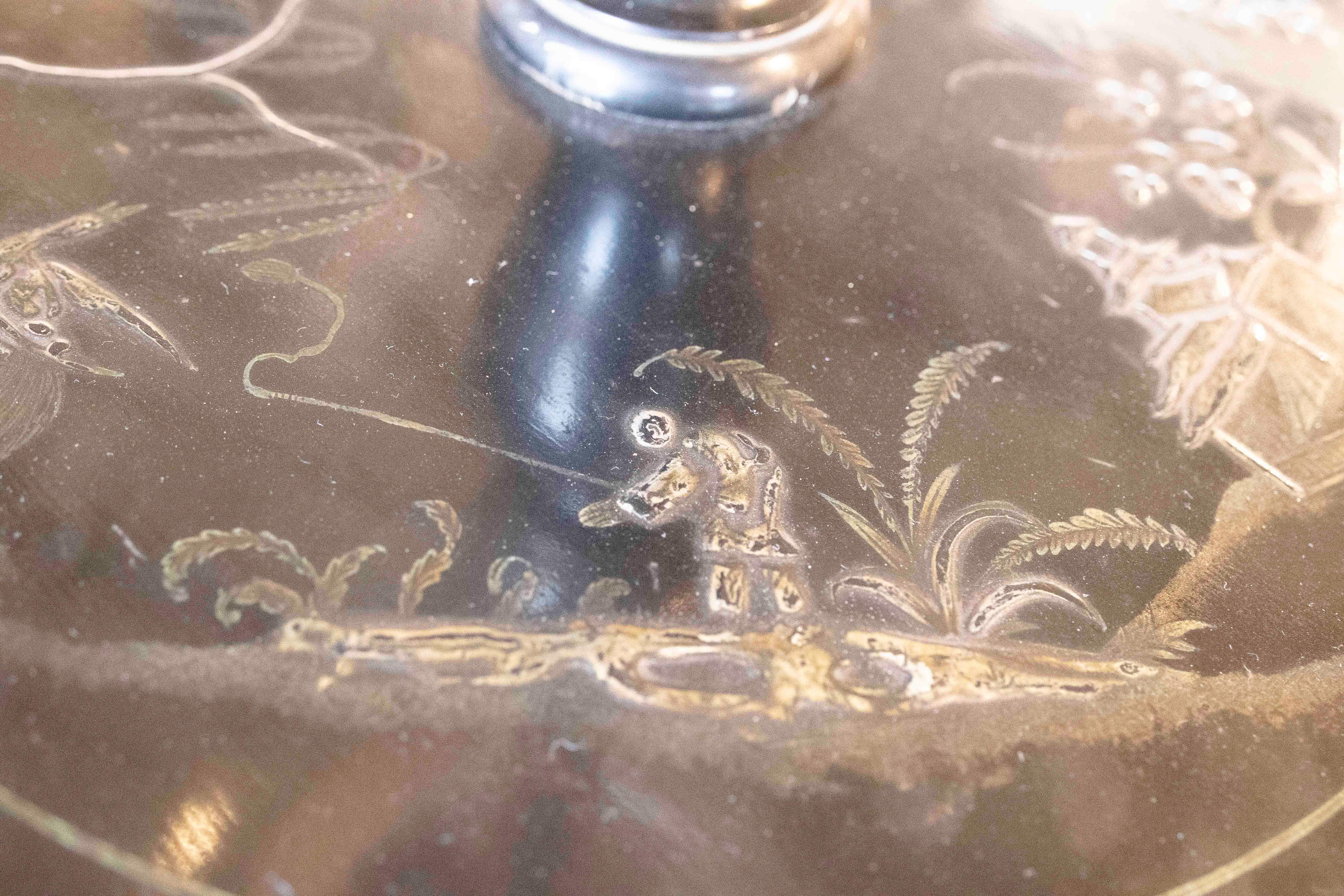 Lampada da terra laccata nera Chinoiserie con tavolo rotondo a mezza altezza in vendita 9