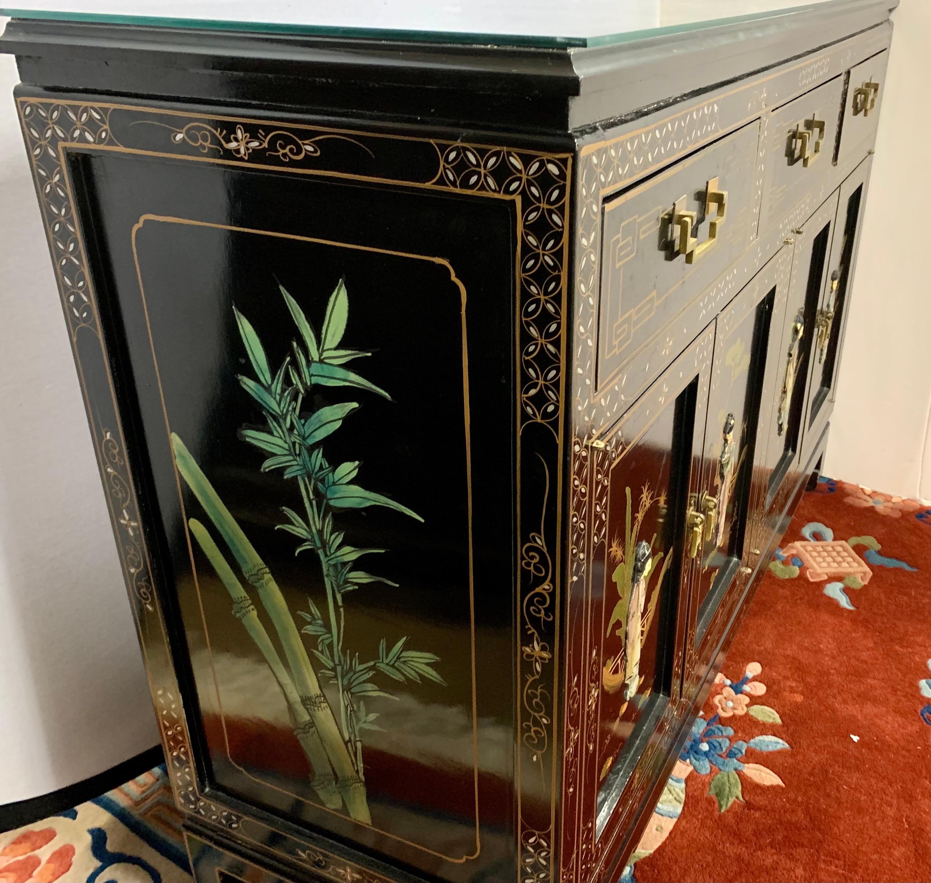 Chinoiserie Black Laquered Carved Credenza Sideboard In Good Condition In West Hartford, CT