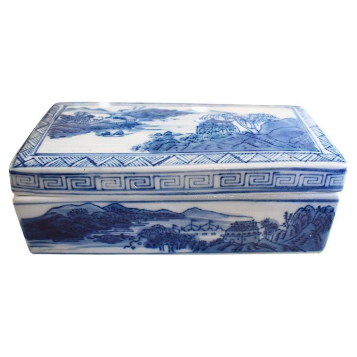 Boîte décorative chinoiseries divisée en céramique bleue et blanche avec couvercle