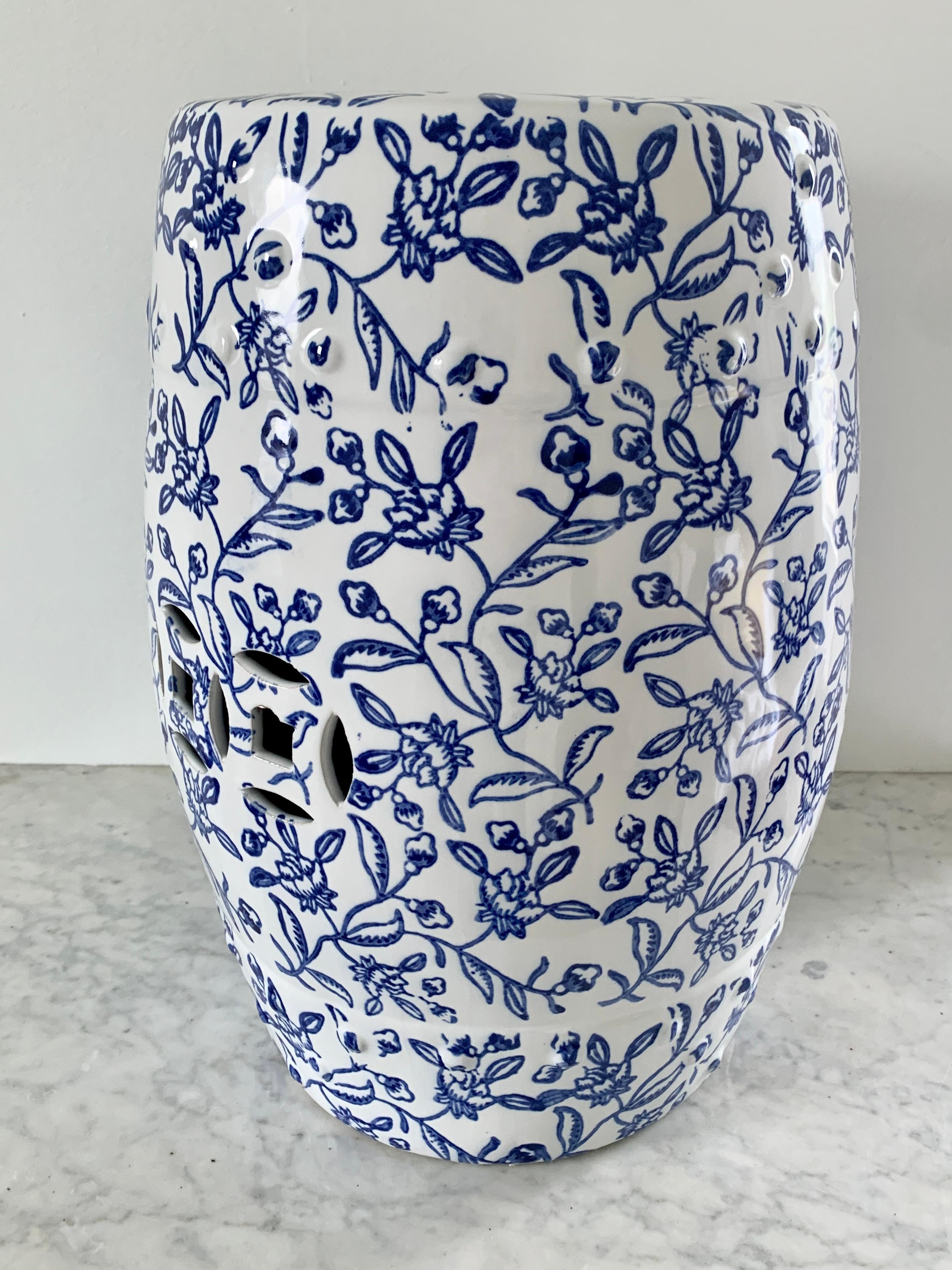 Chinoiserie Blue and White Floral Porcelain Garden Stool 1