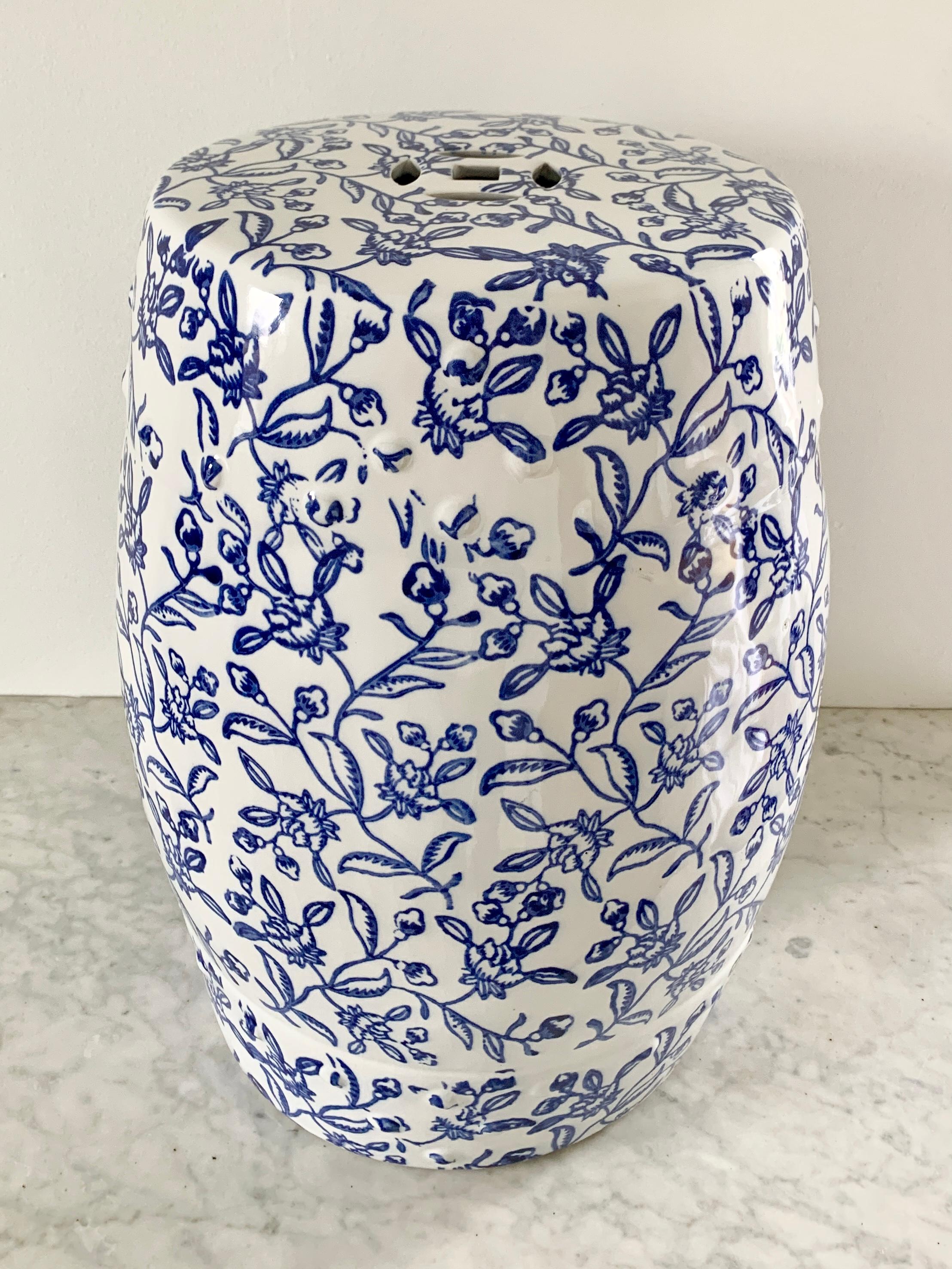 Chinoiserie Blue and White Floral Porcelain Garden Stool 2