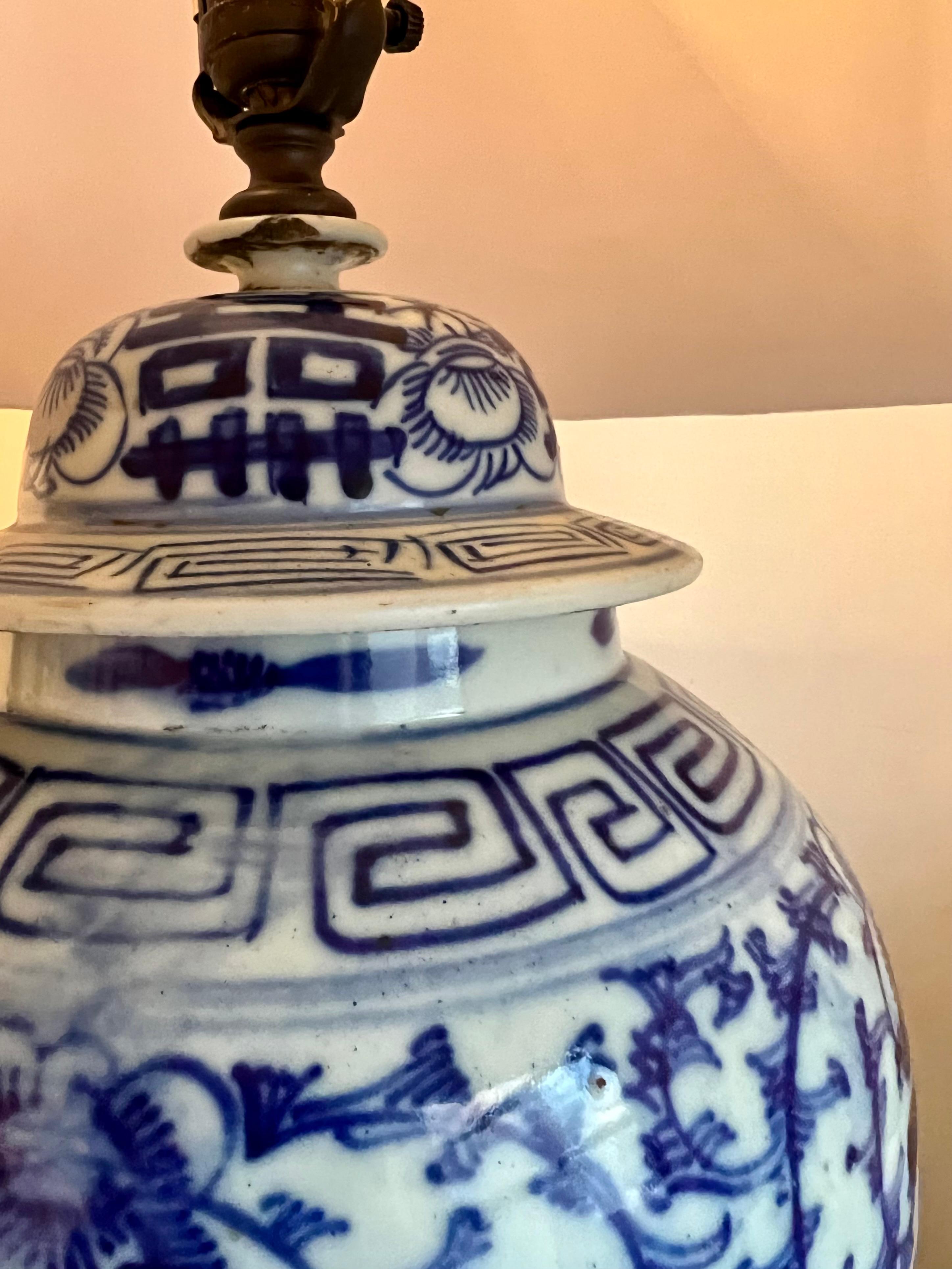 Late 20th Century Chinoiserie Blue and White Ginger Jar Lamp For Sale
