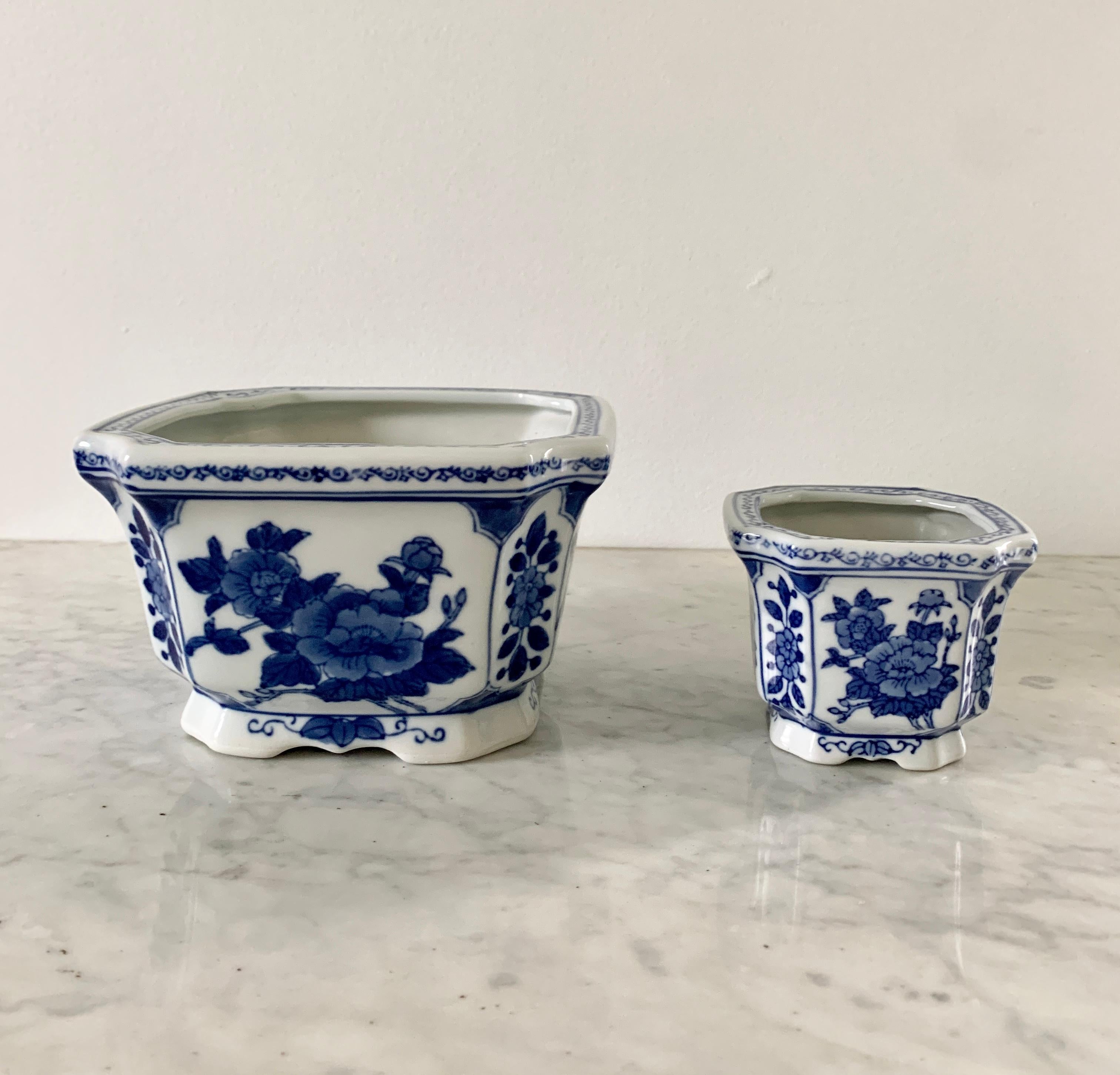 Chinoiserie Blue and White Porcelain Cachepot Planters, Pair 1