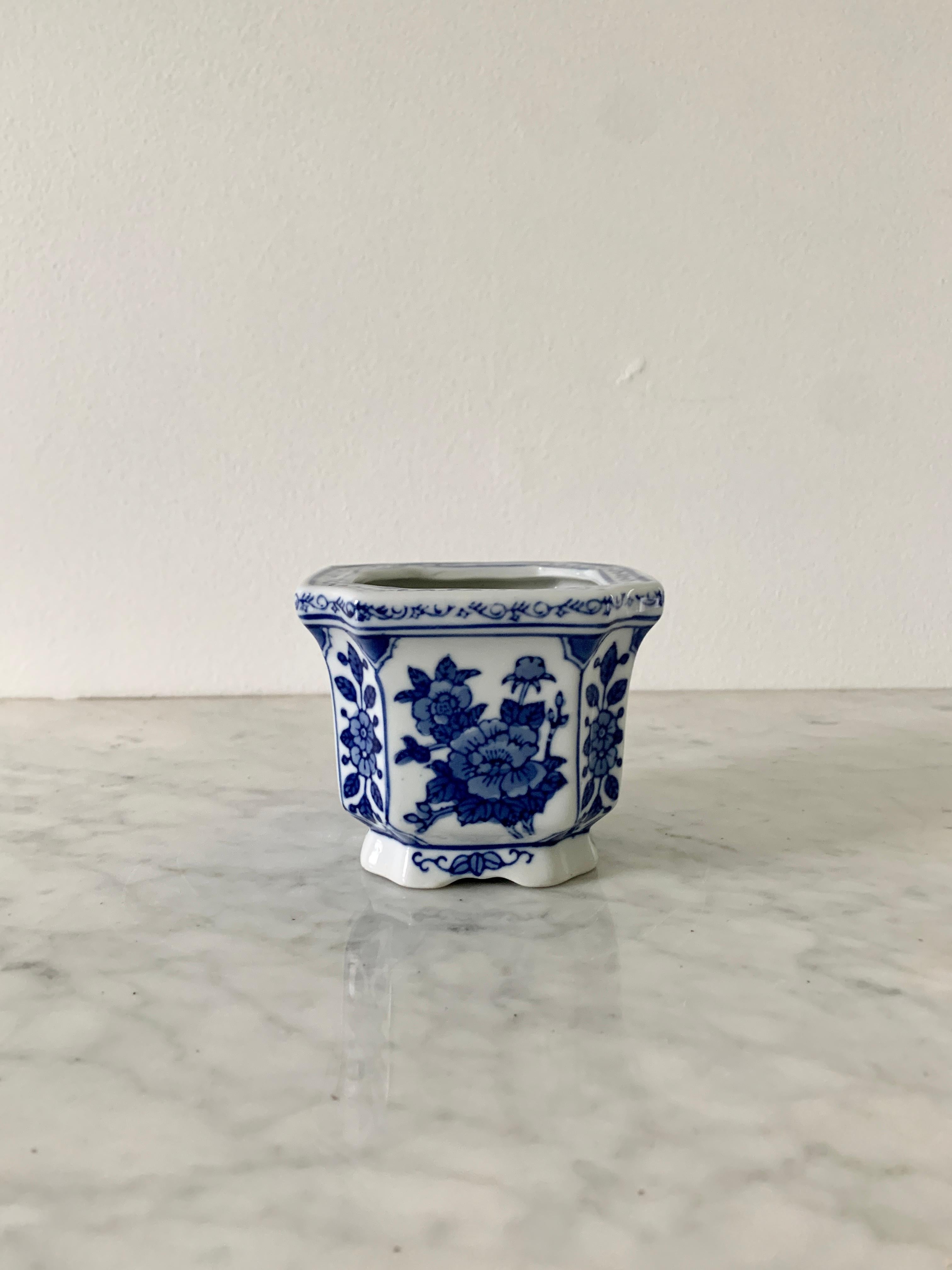 Chinoiserie Blue and White Porcelain Cachepot Planters, Pair 4