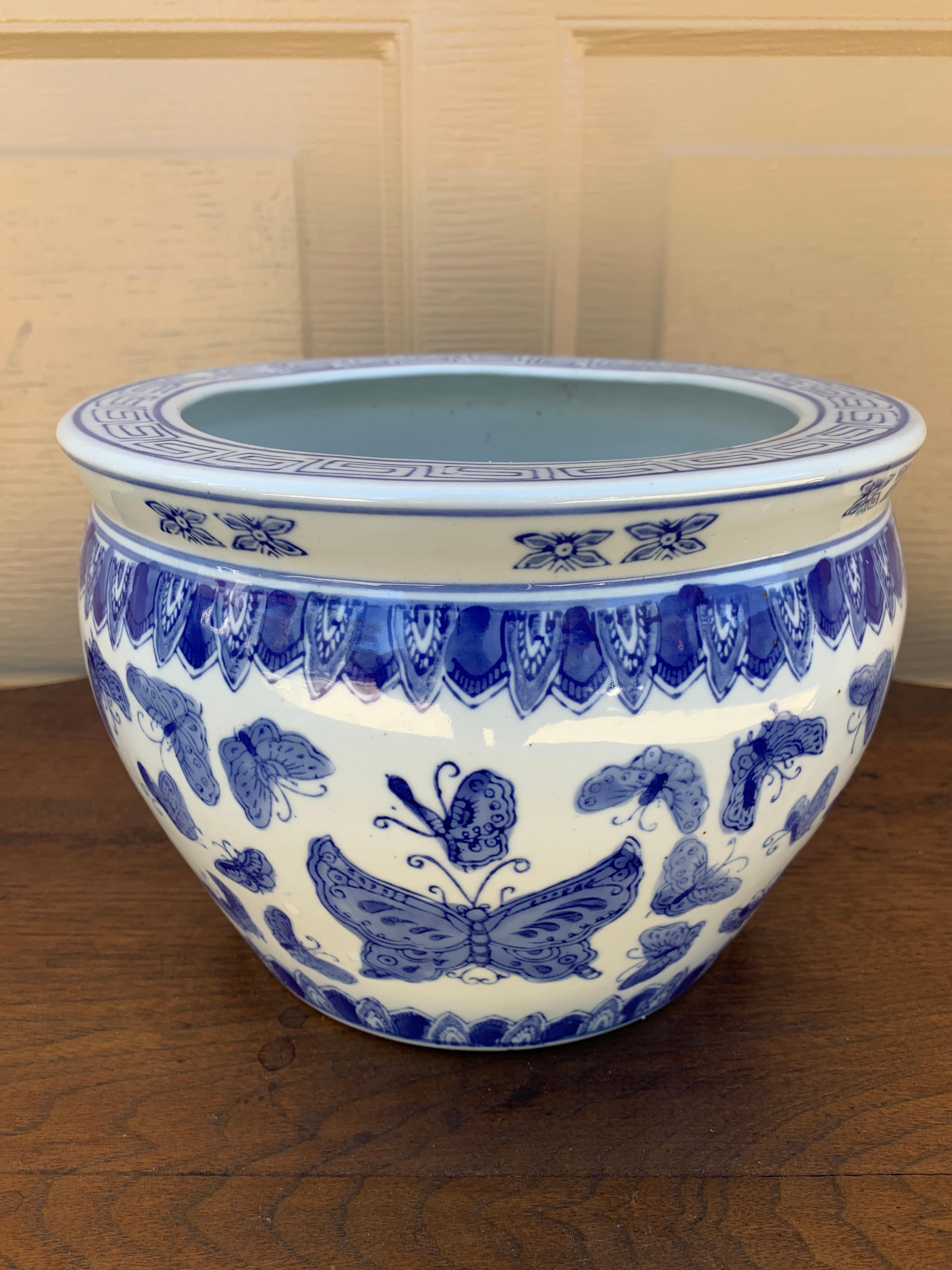 Jardinière chinoiseries en porcelaine bleue et blanche en vente 3
