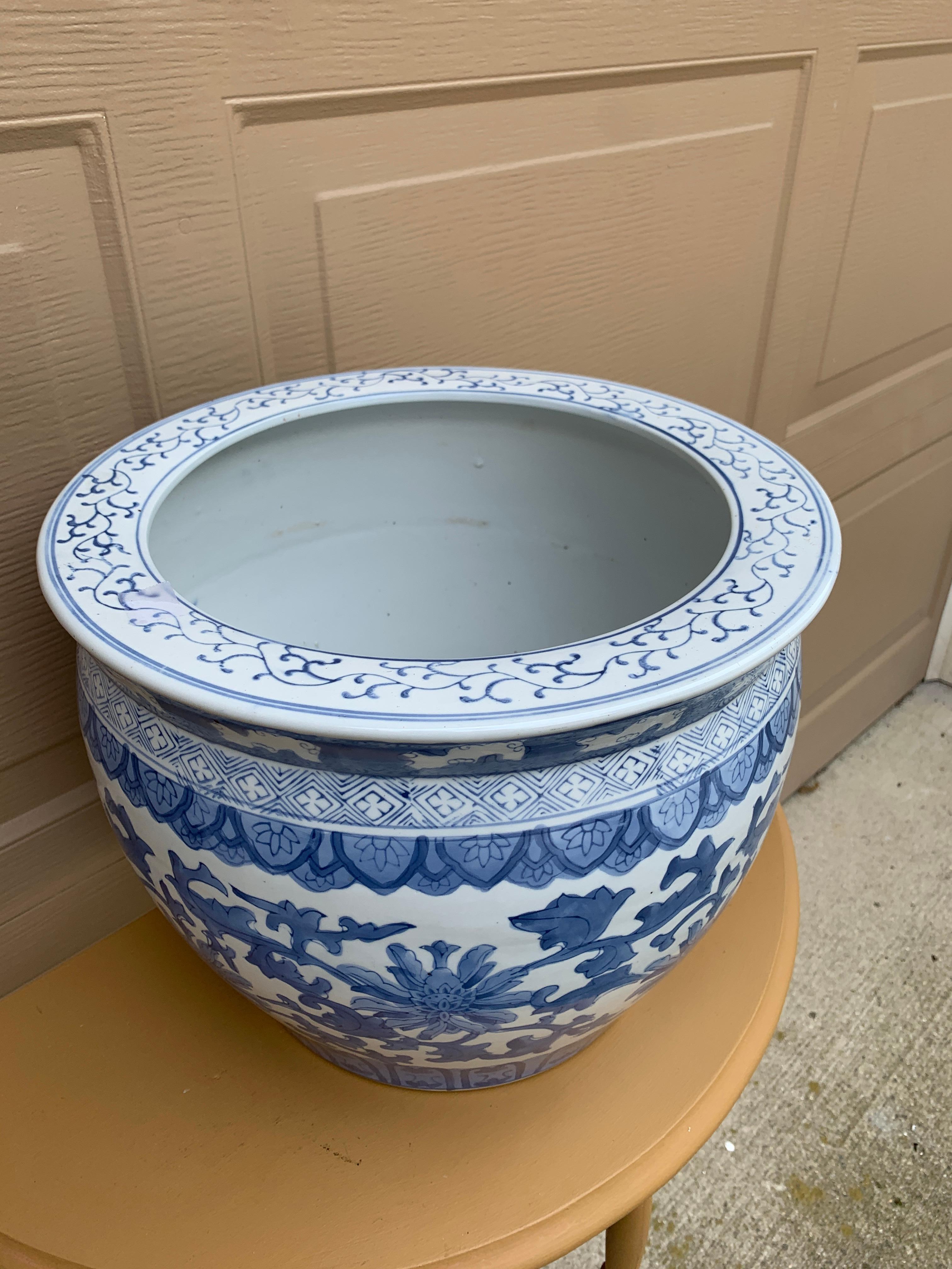 Chinoiserie Blue and White Porcelain Fishbowl Planter For Sale 1