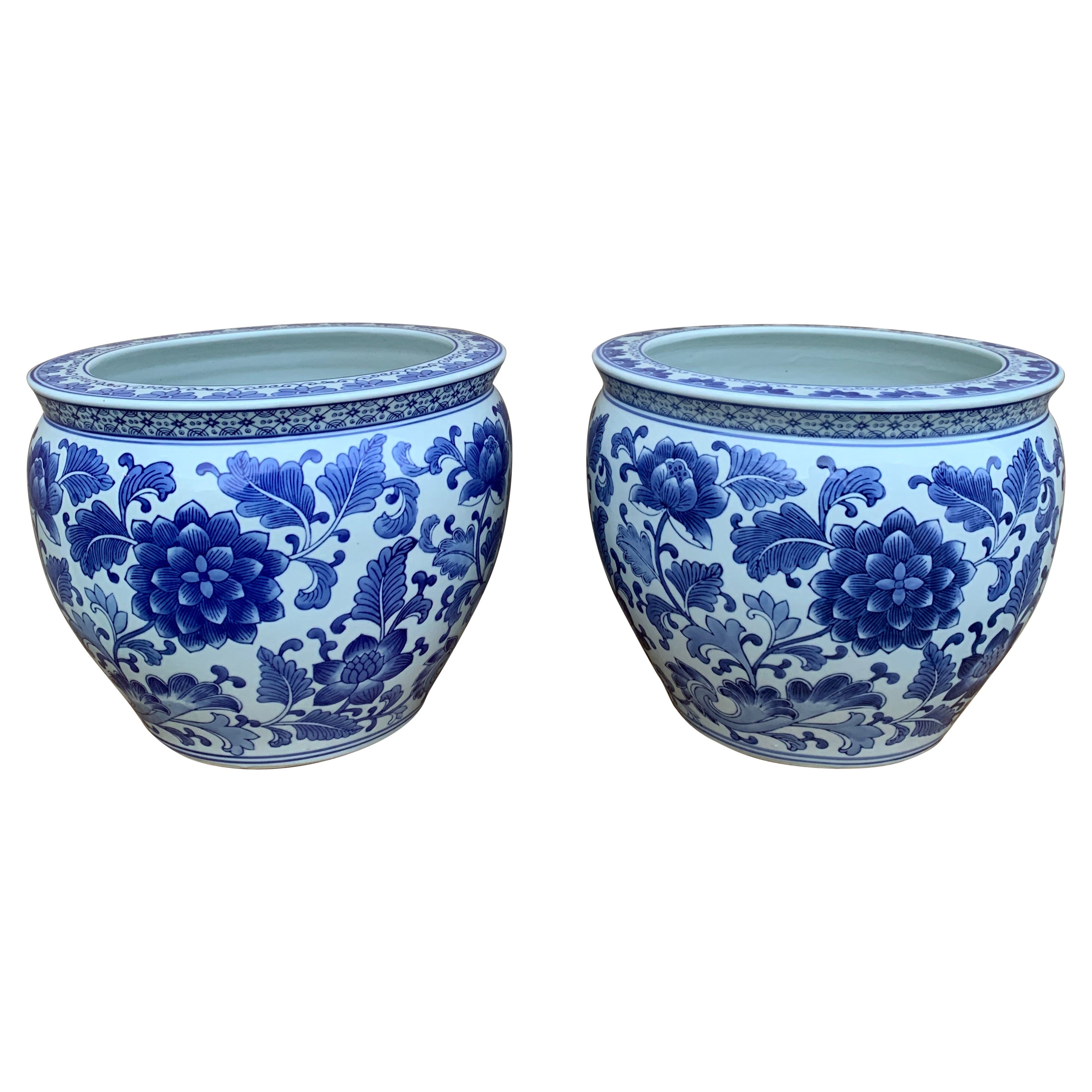 Chinoiserie-Pflanzgefäße aus blauem und weißem Porzellan, Paar