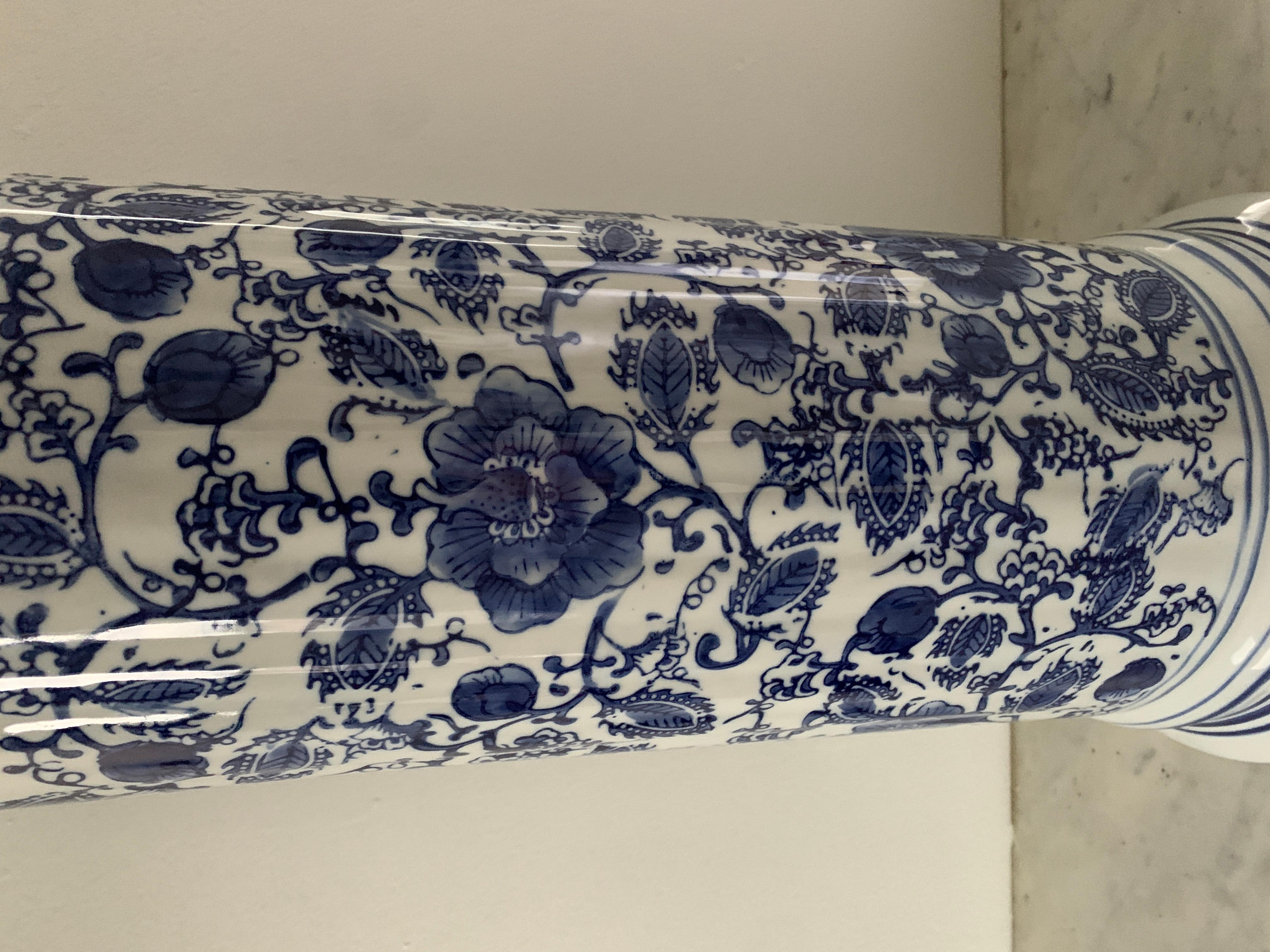 Chinoiserie-Gartenhocker aus blauem und weißem Porzellan (20. Jahrhundert) im Angebot