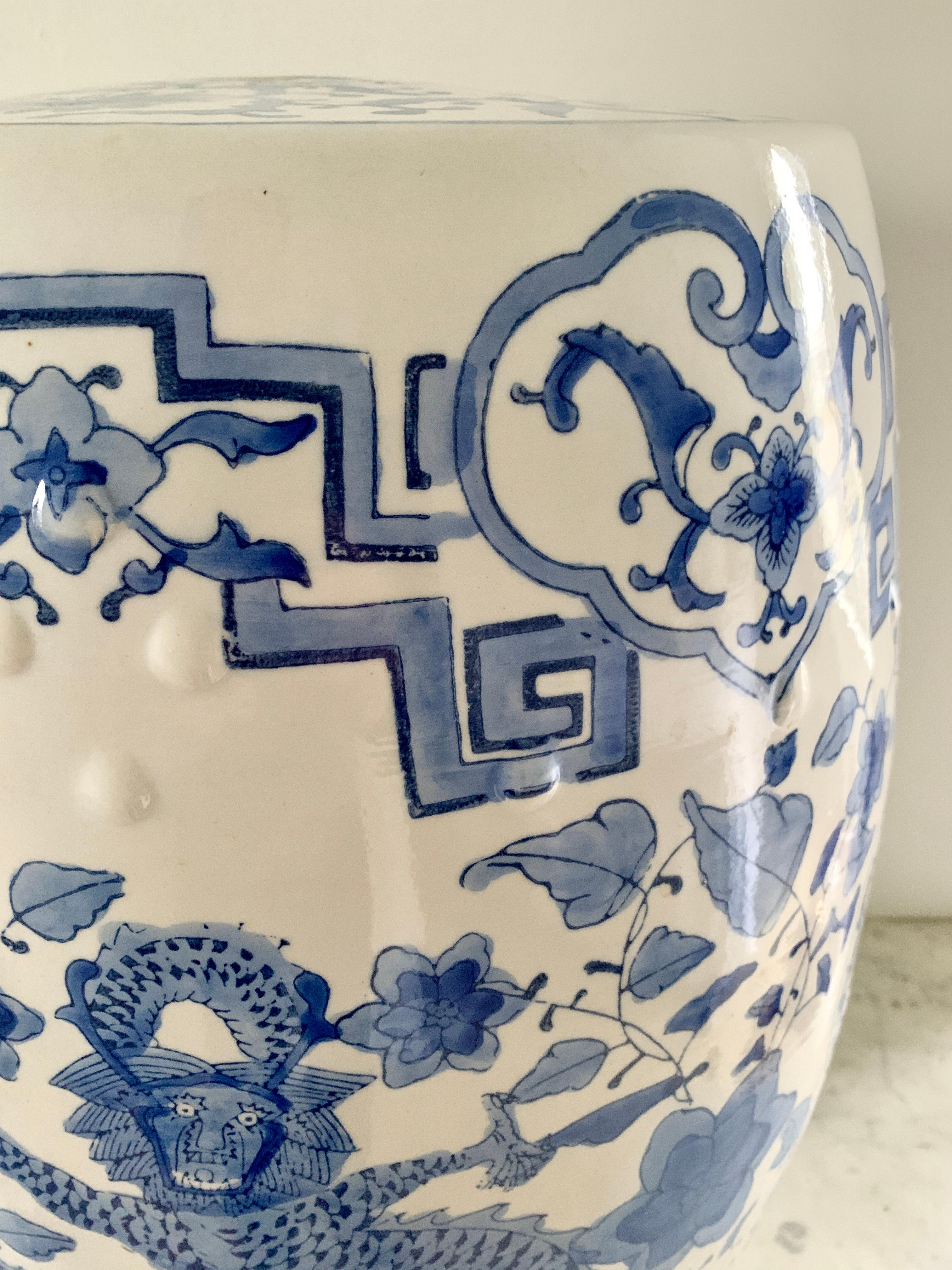 Chinoiserie Blue and White Porcelain Garden Stool 3