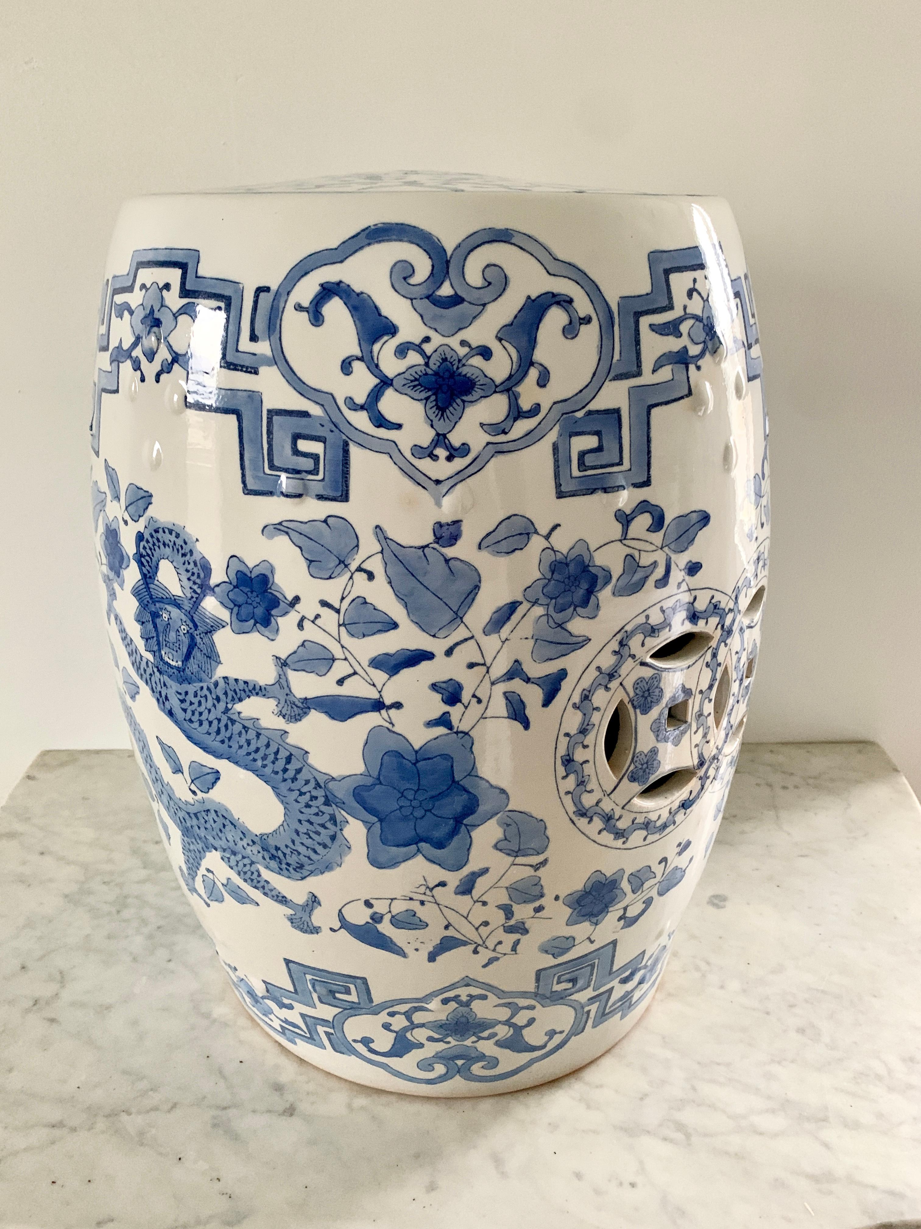 Chinoiserie Blue and White Porcelain Garden Stool 4
